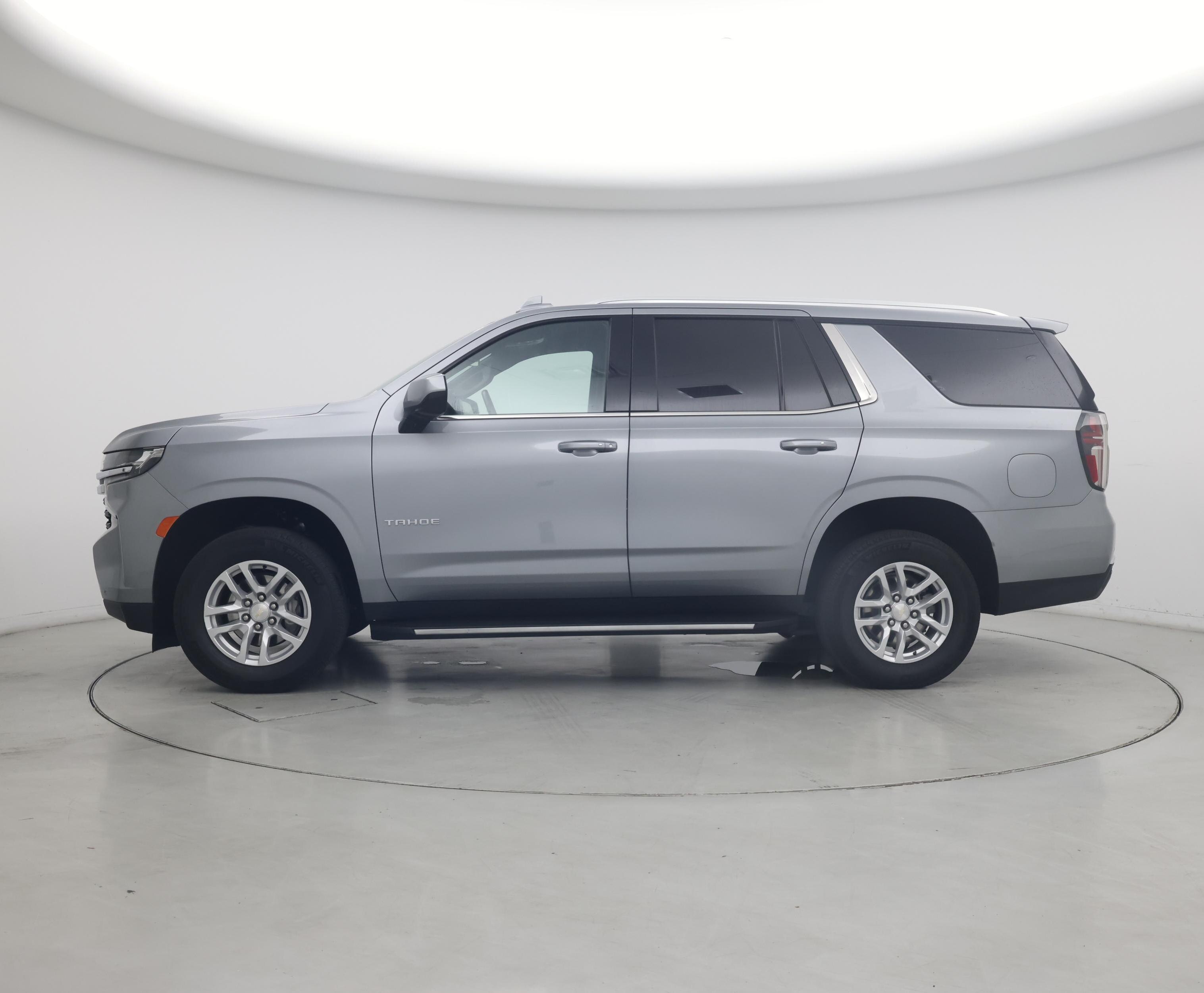 Thumbnail: 2023 Chevrolet Tahoe - 3