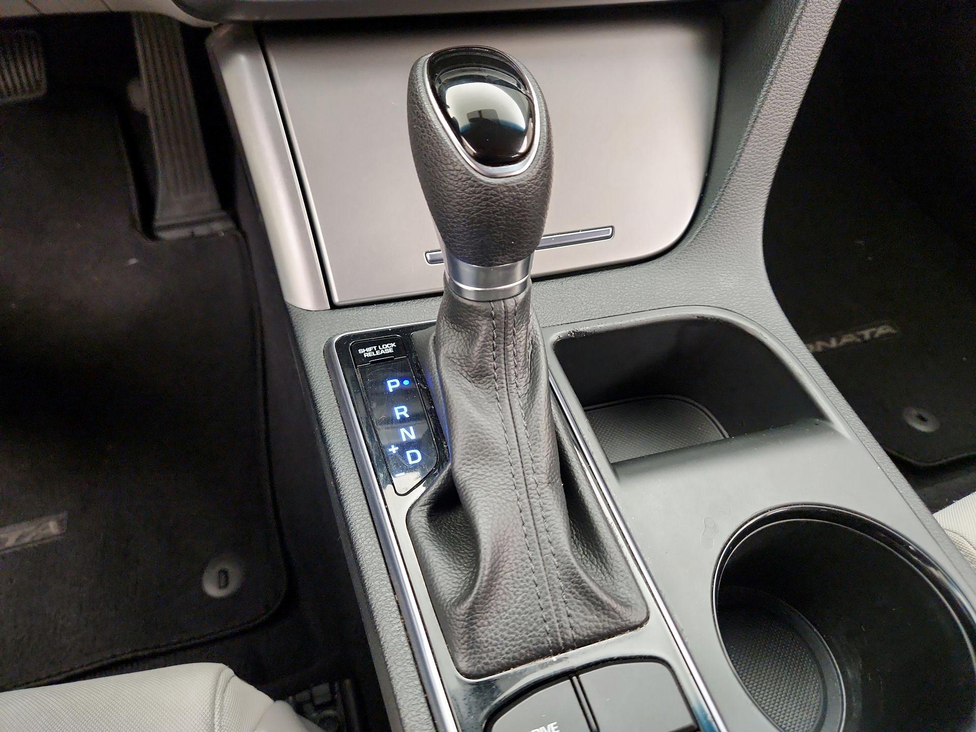 Thumbnail: 2017 Hyundai Sonata - 17