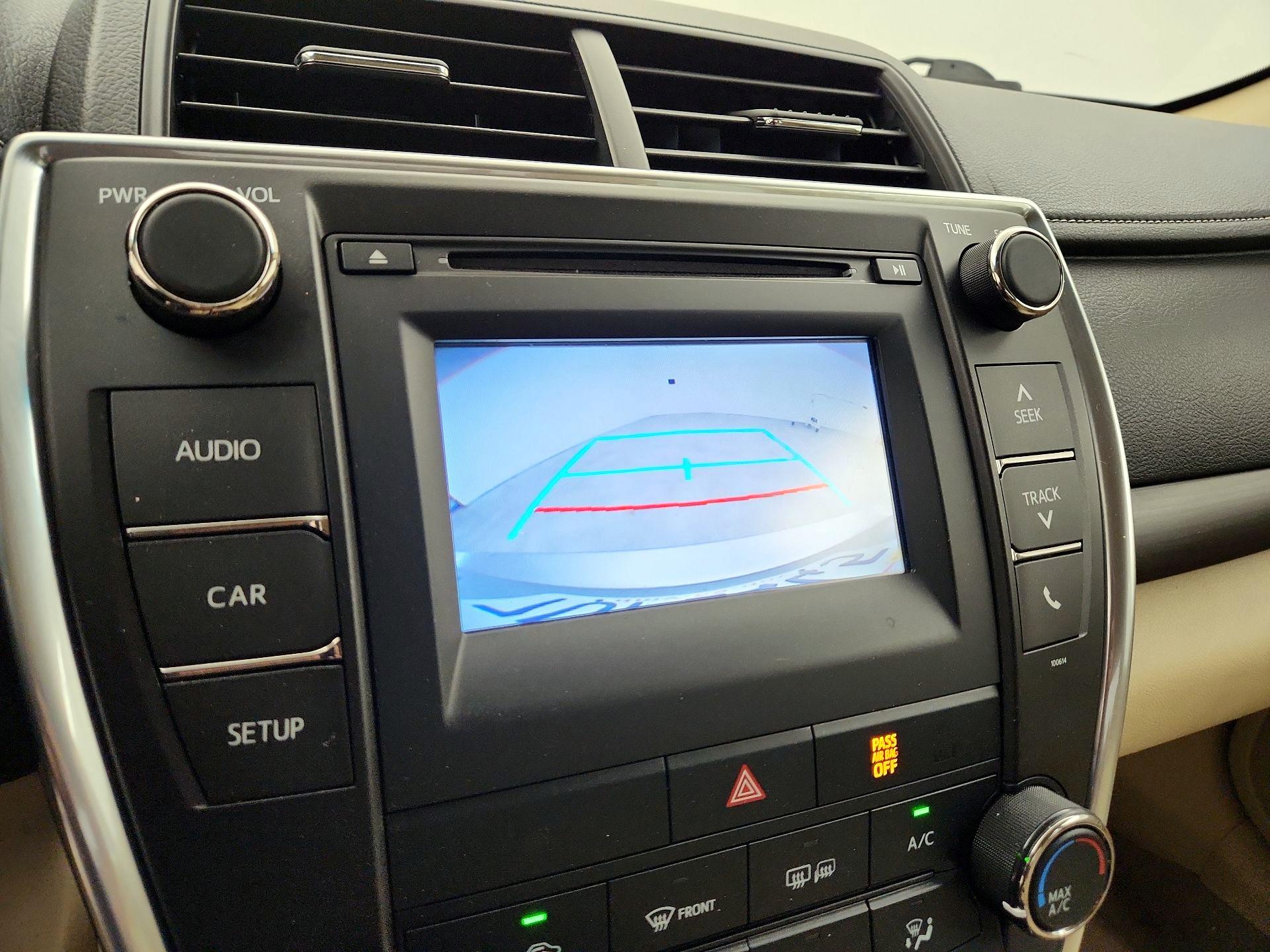 Thumbnail: 2016 Toyota Camry - 14