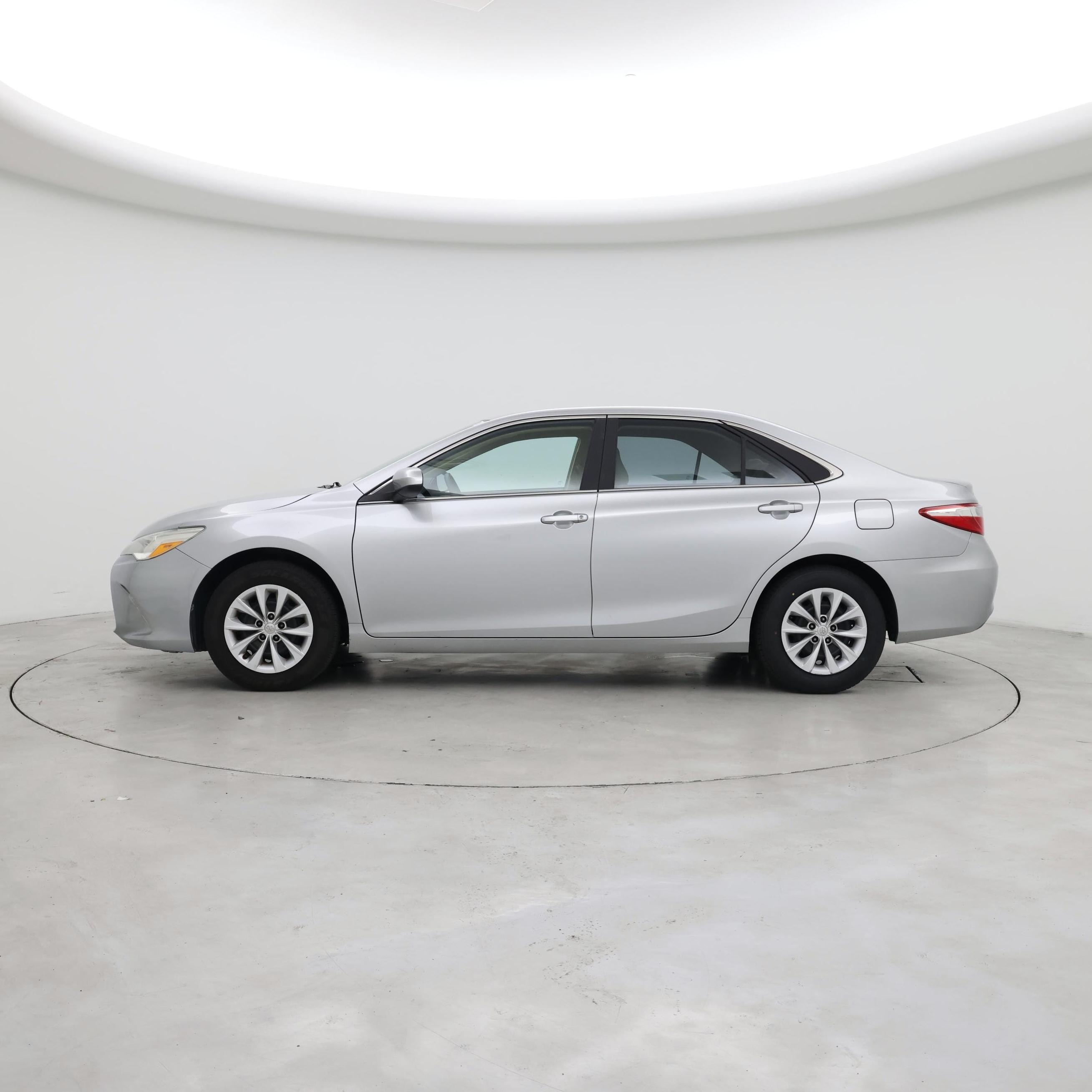 Thumbnail: 2016 Toyota Camry - 3