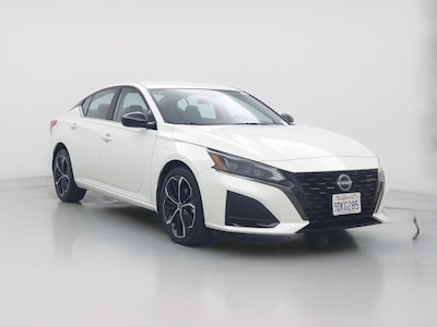 White 2023 Nissan Altima SR