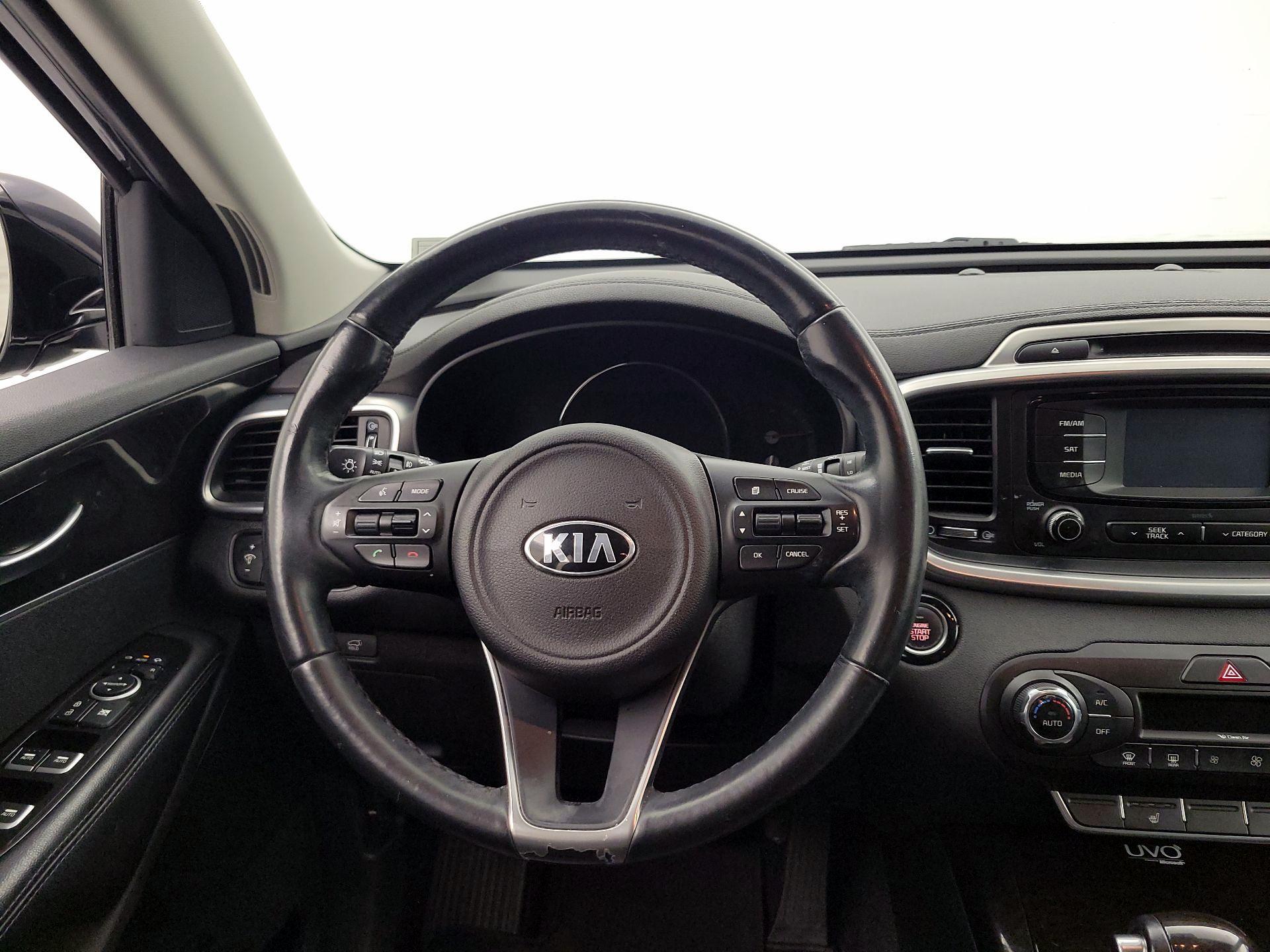 Thumbnail: 2016 Kia Sorento - 10