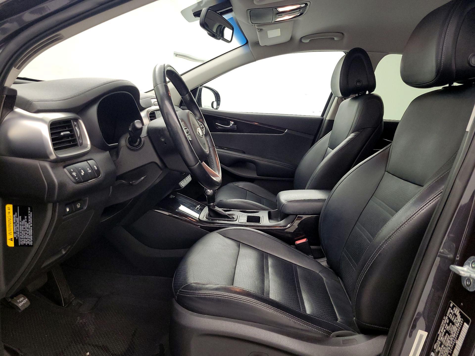 Thumbnail: 2016 Kia Sorento - 11