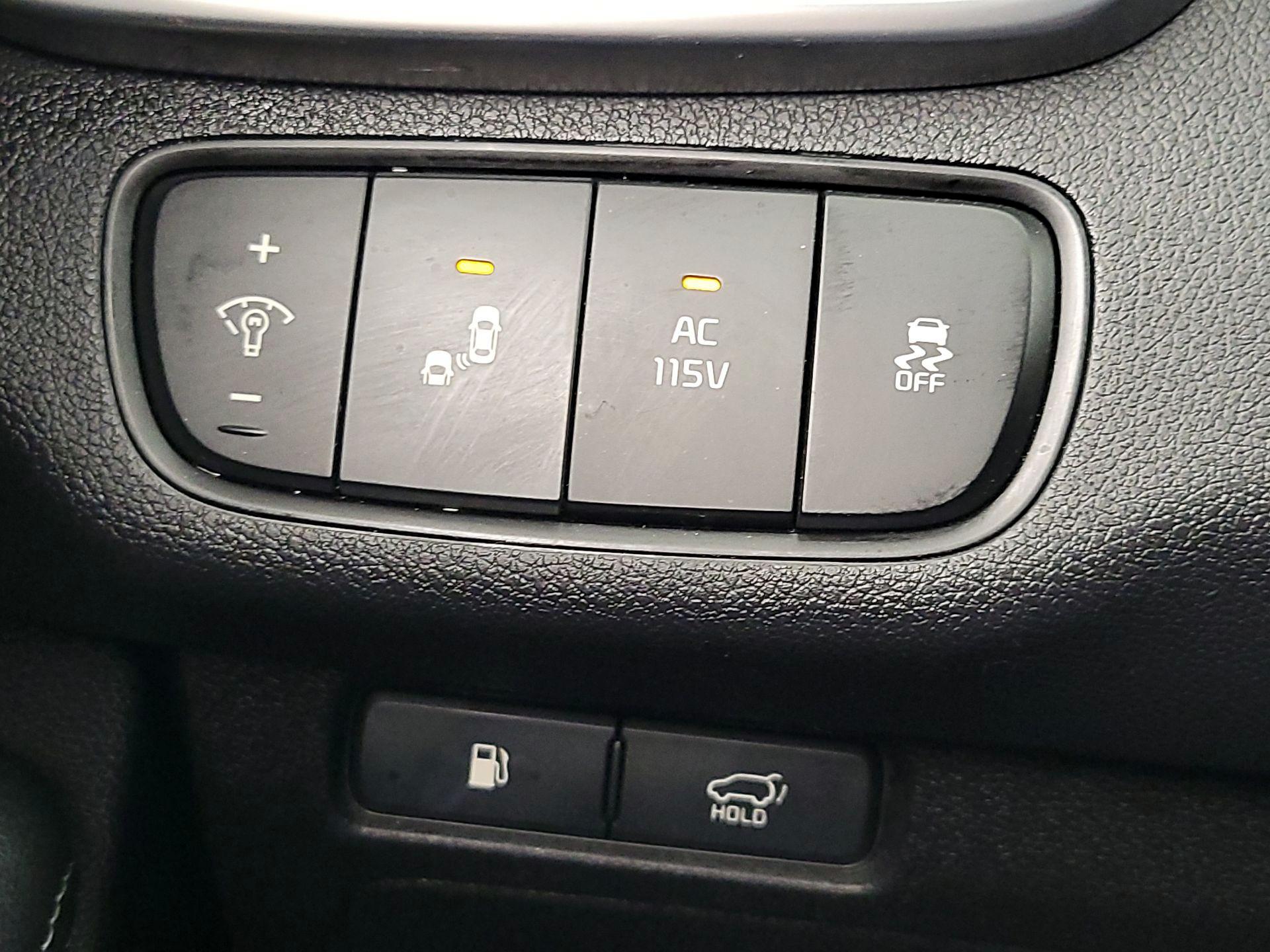 Thumbnail: 2016 Kia Sorento - 13
