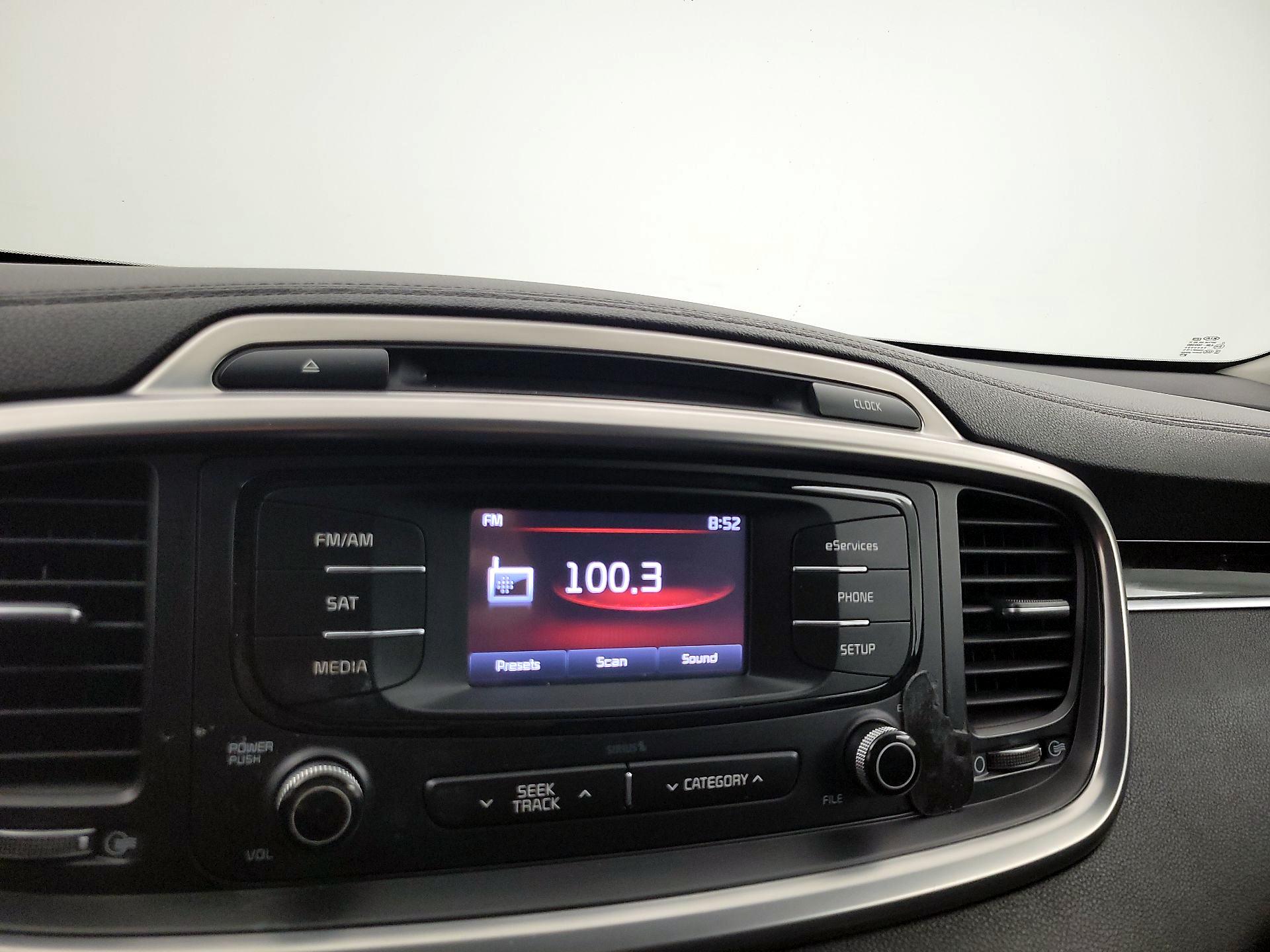 Thumbnail: 2016 Kia Sorento - 15