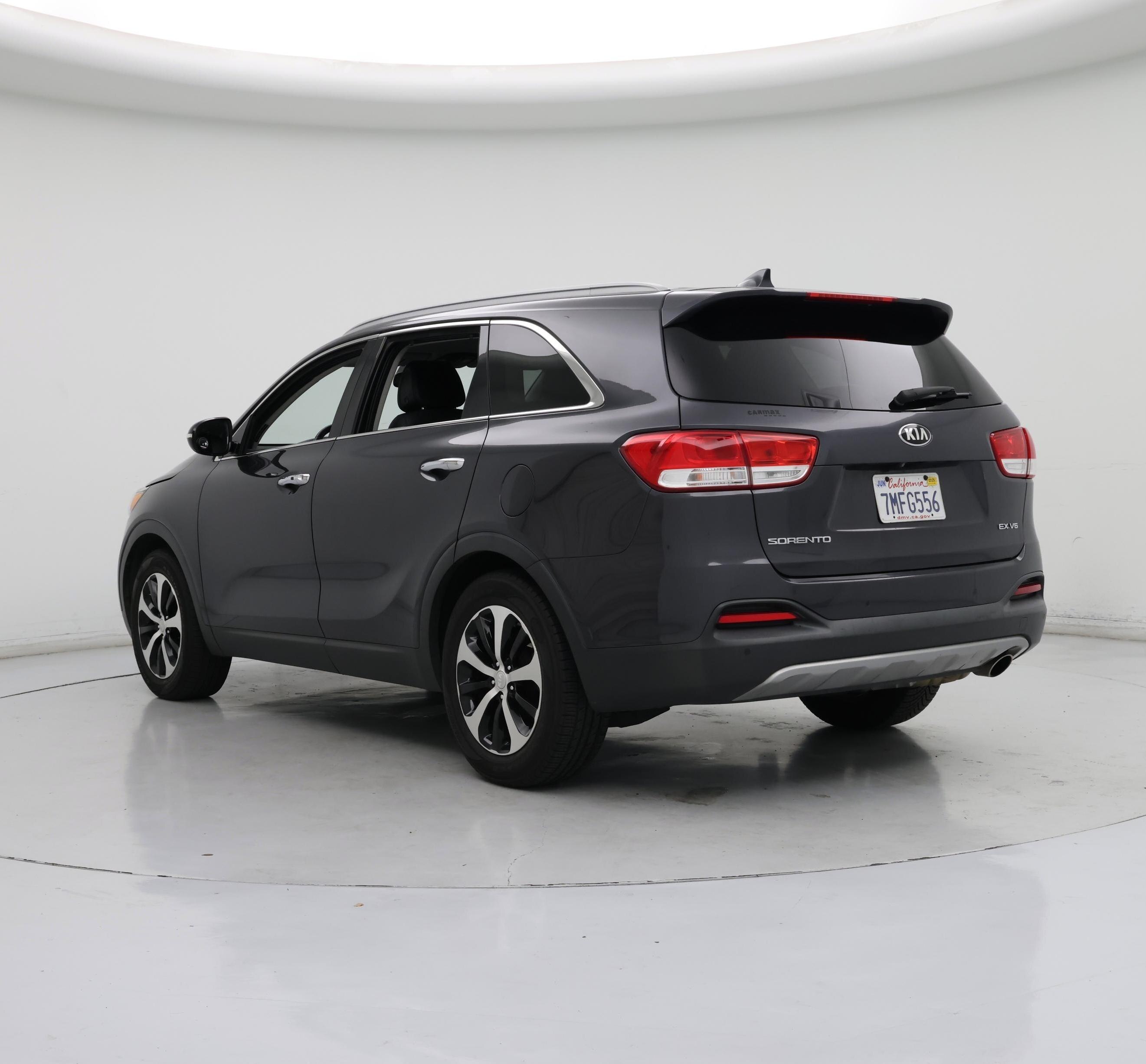 Thumbnail: 2016 Kia Sorento - 2
