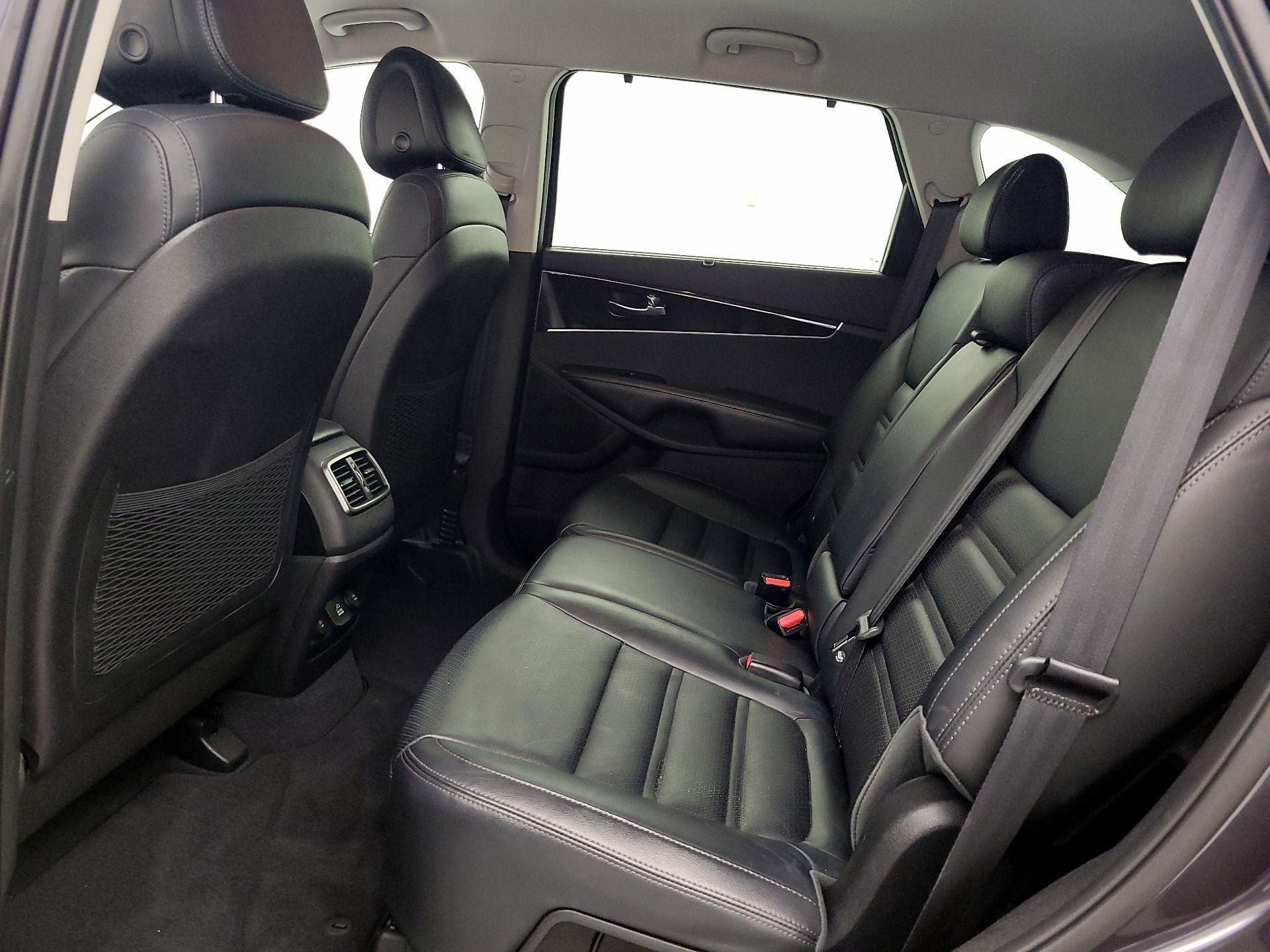 Thumbnail: 2016 Kia Sorento - 19
