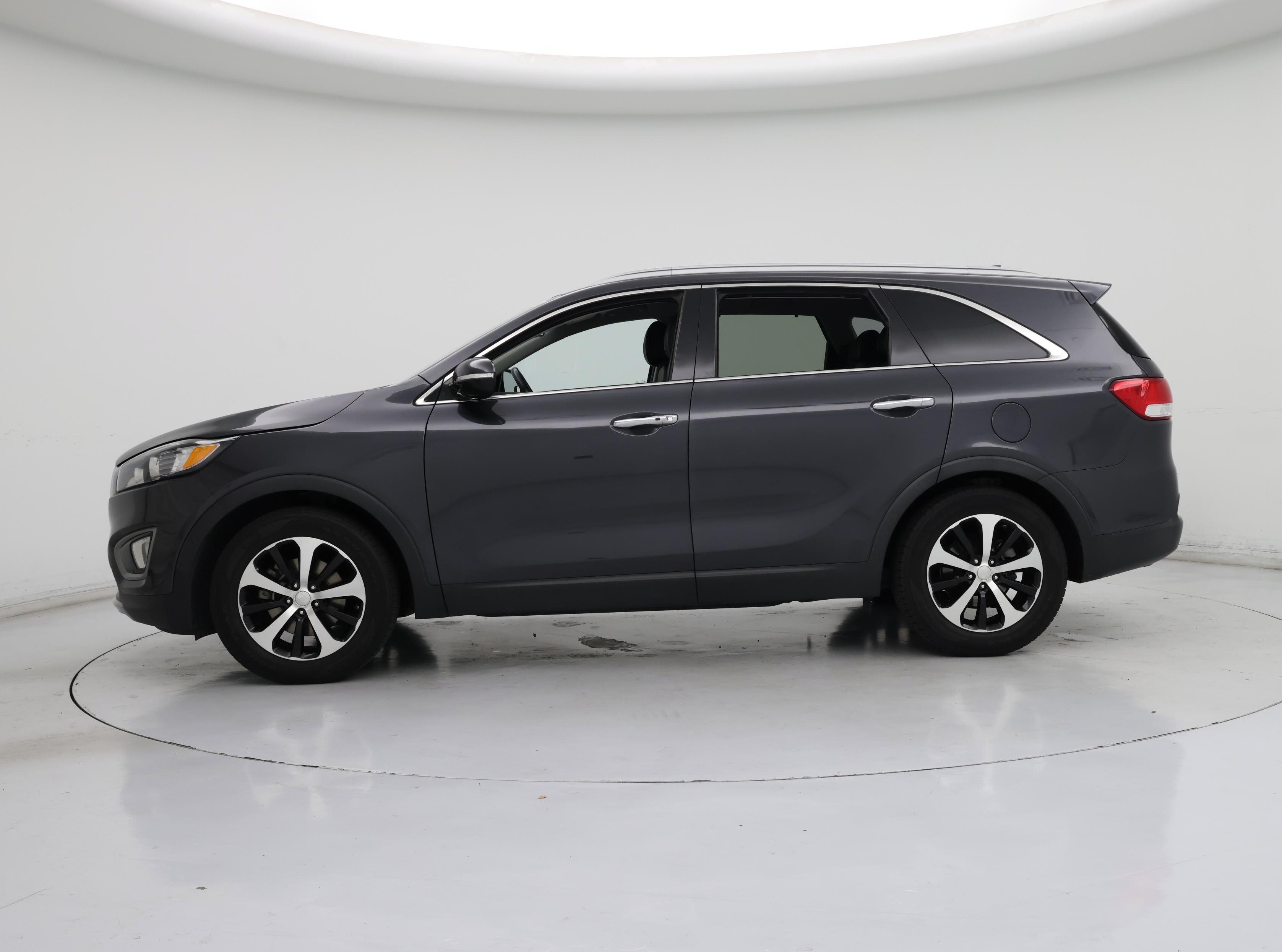 Thumbnail: 2016 Kia Sorento - 3