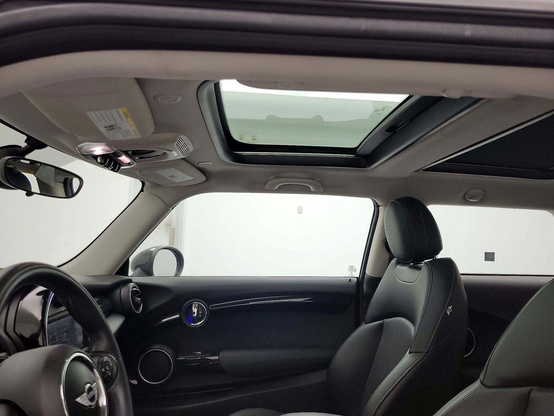 Thumbnail: 2015 MINI Cooper Hardtop - 19