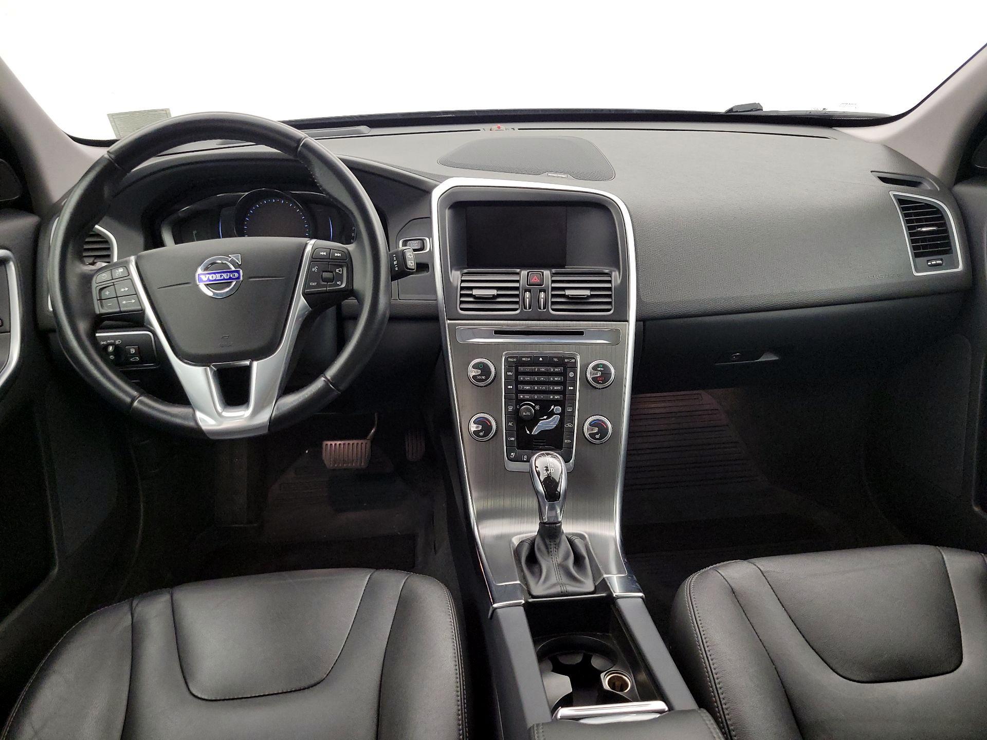 Thumbnail: 2016 Volvo XC60 - 9