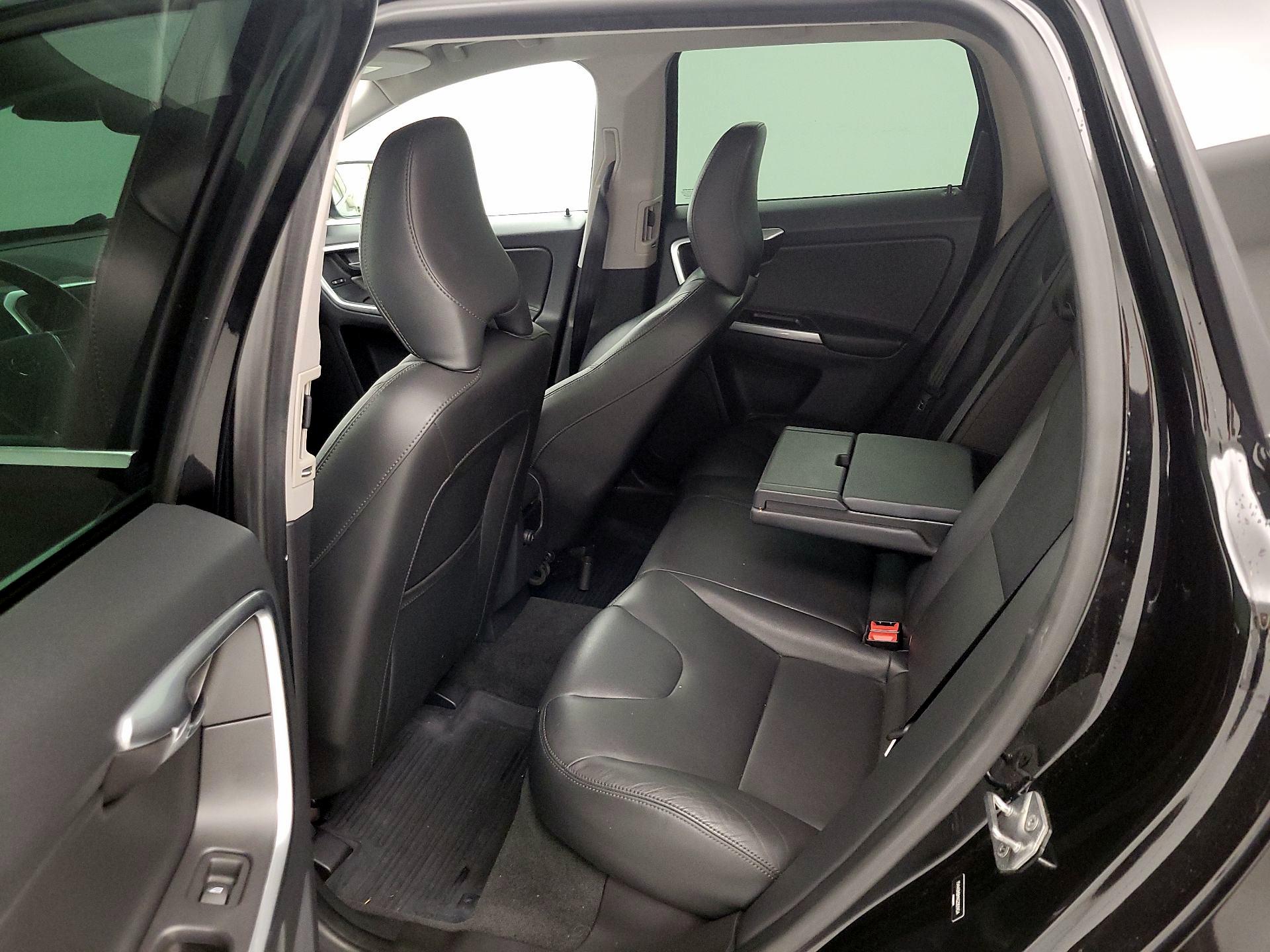 Thumbnail: 2016 Volvo XC60 - 19