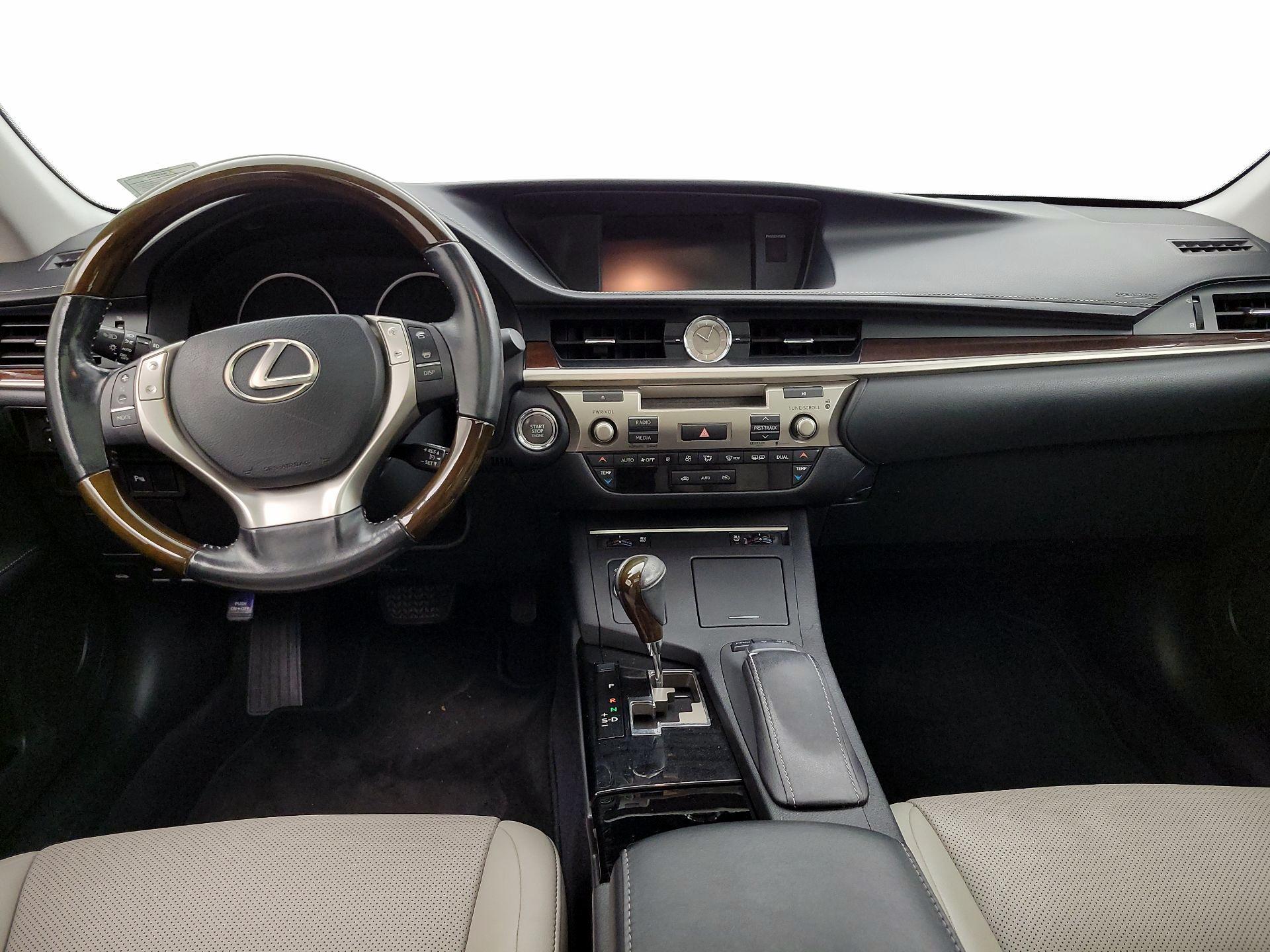 Thumbnail: 2014 Lexus ES - 9