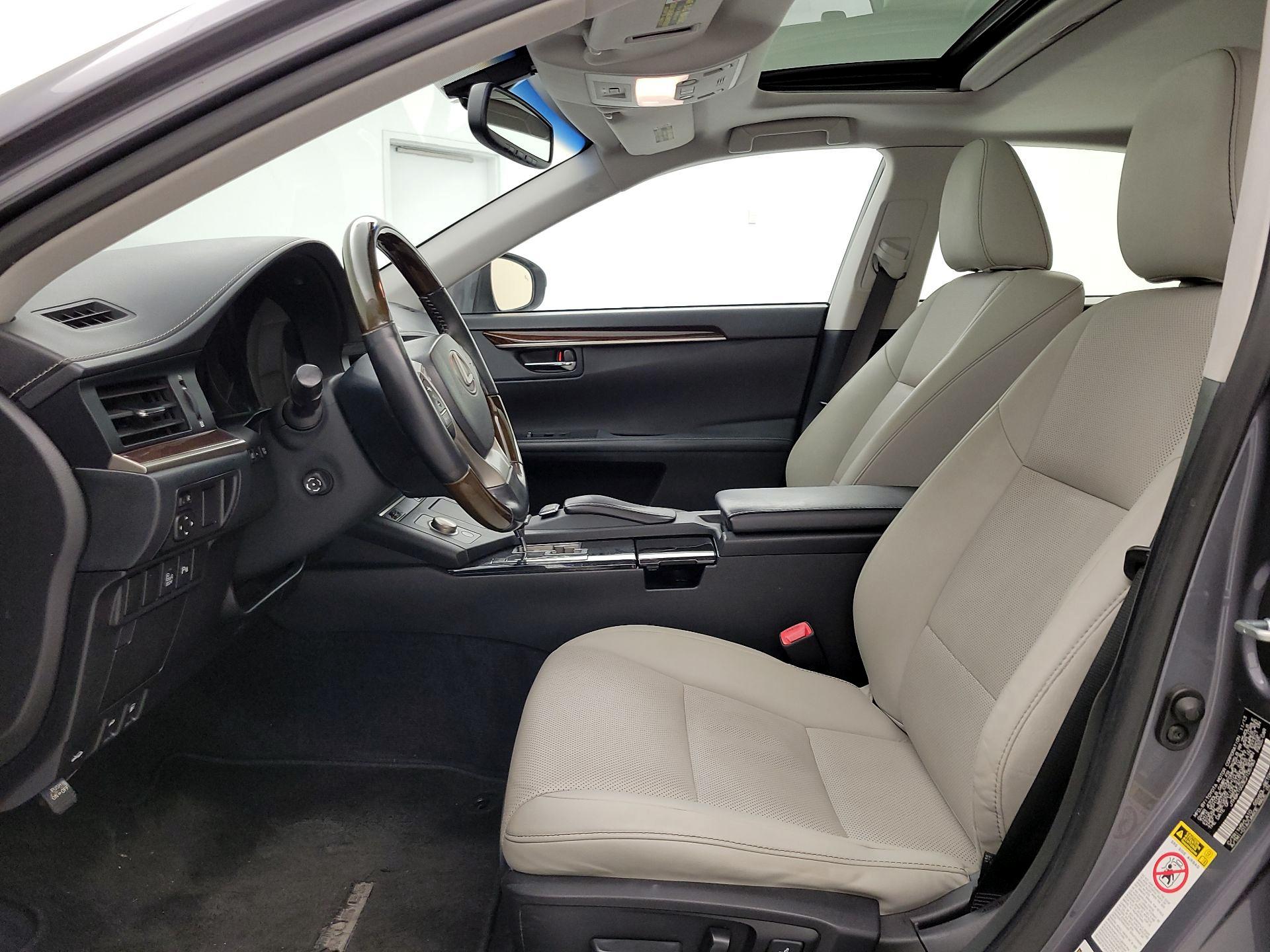 Thumbnail: 2014 Lexus ES - 11