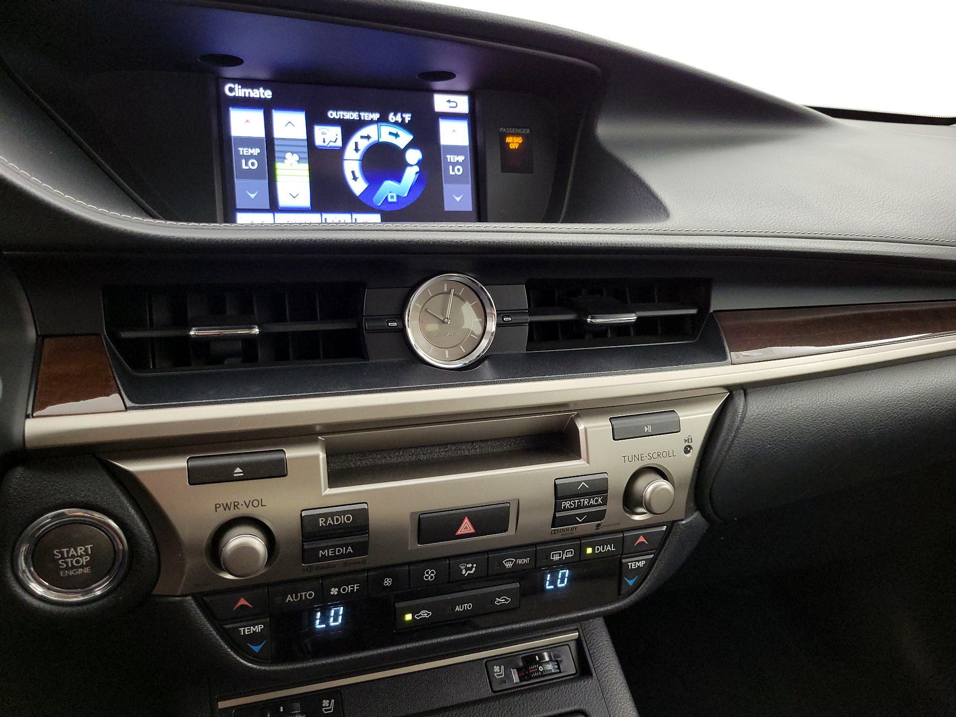 Thumbnail: 2014 Lexus ES - 17