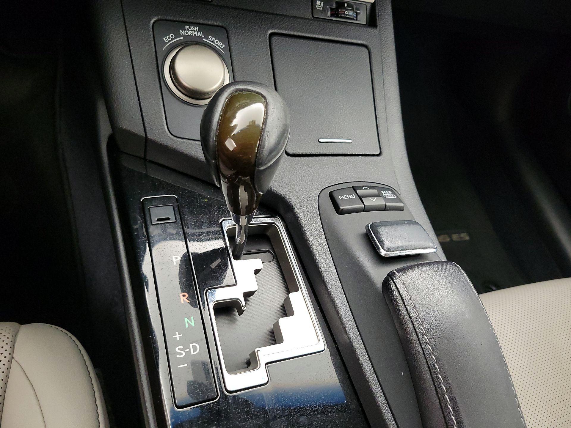 Thumbnail: 2014 Lexus ES - 18