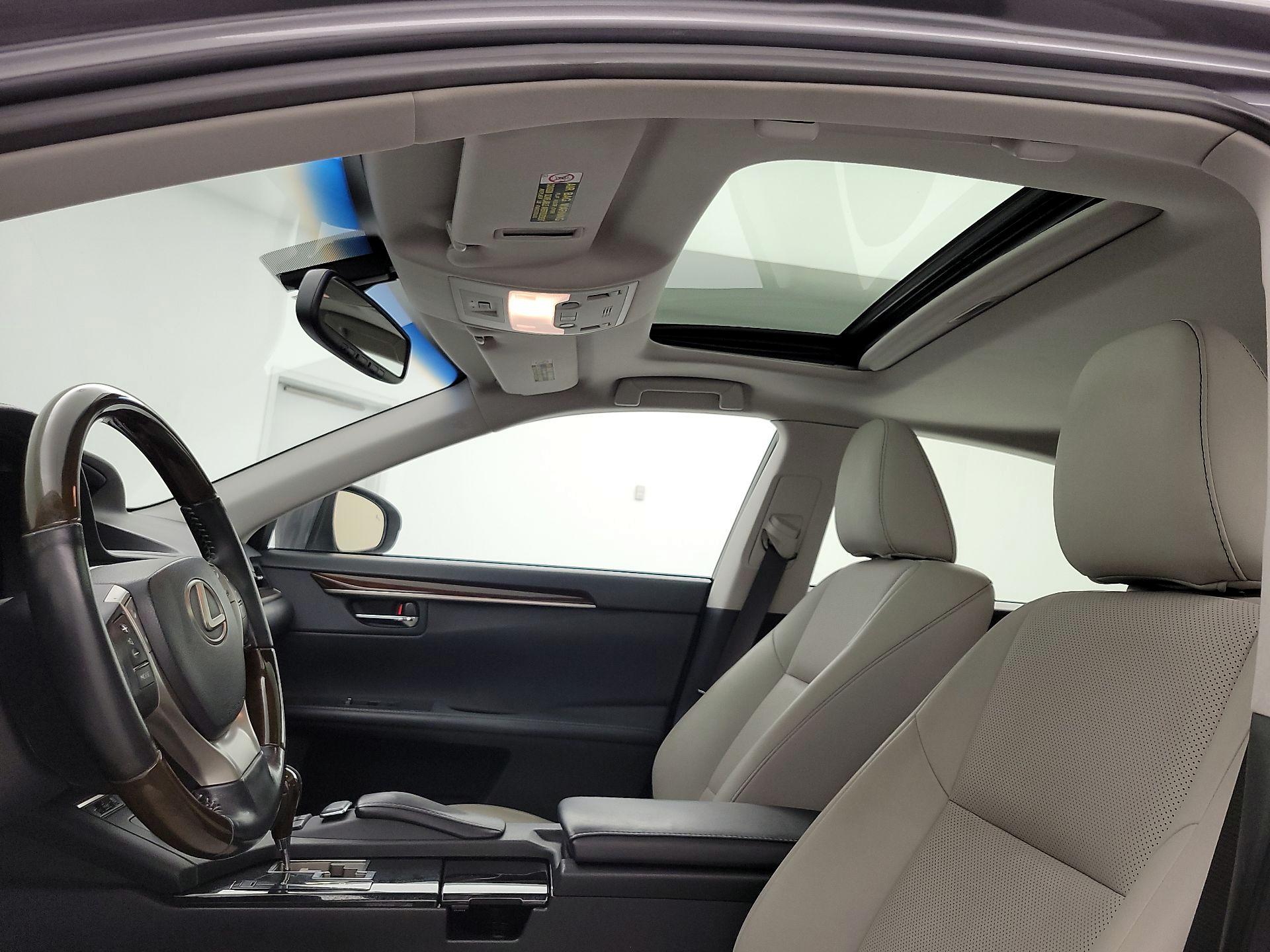 Thumbnail: 2014 Lexus ES - 20