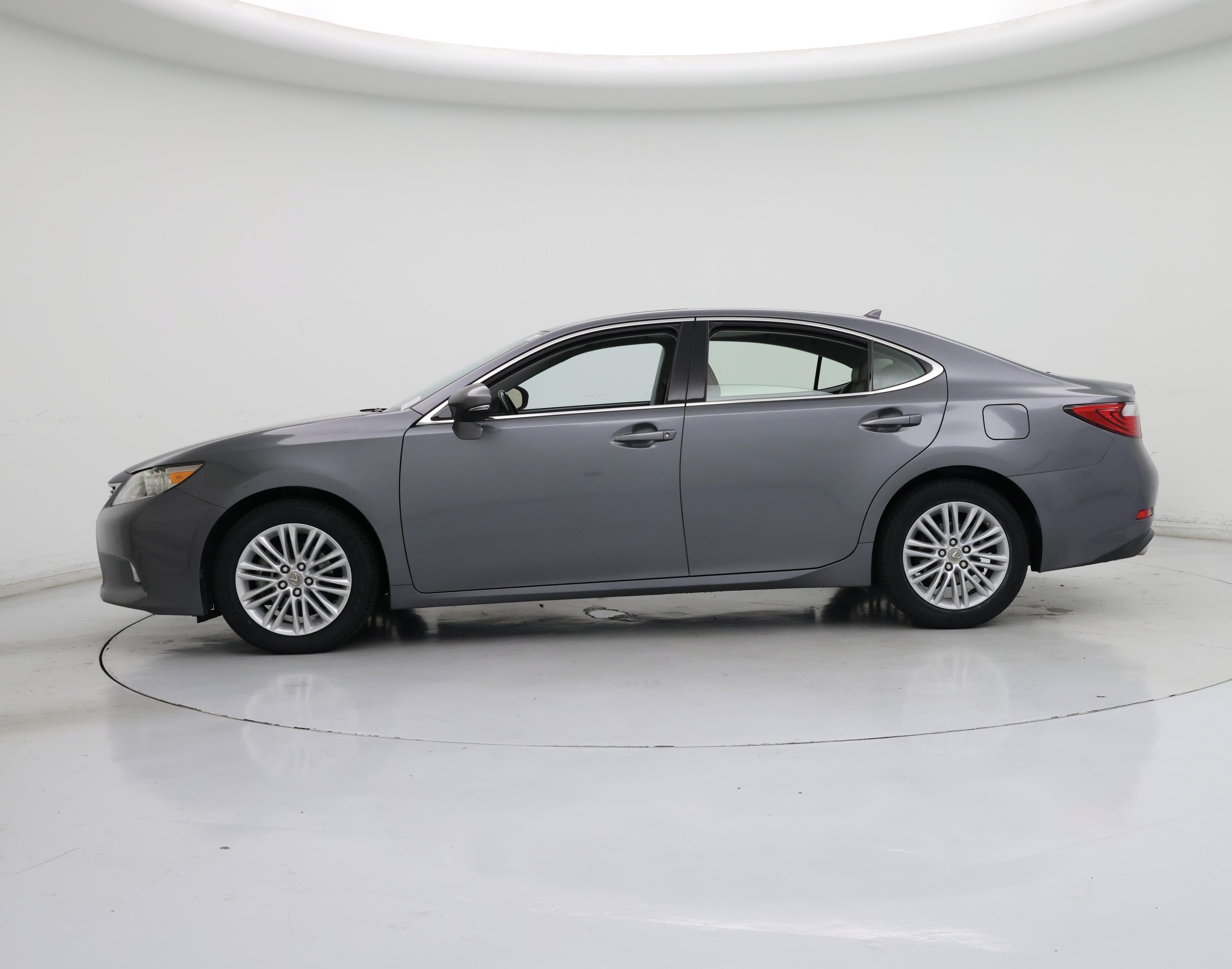 Thumbnail: 2014 Lexus ES - 3
