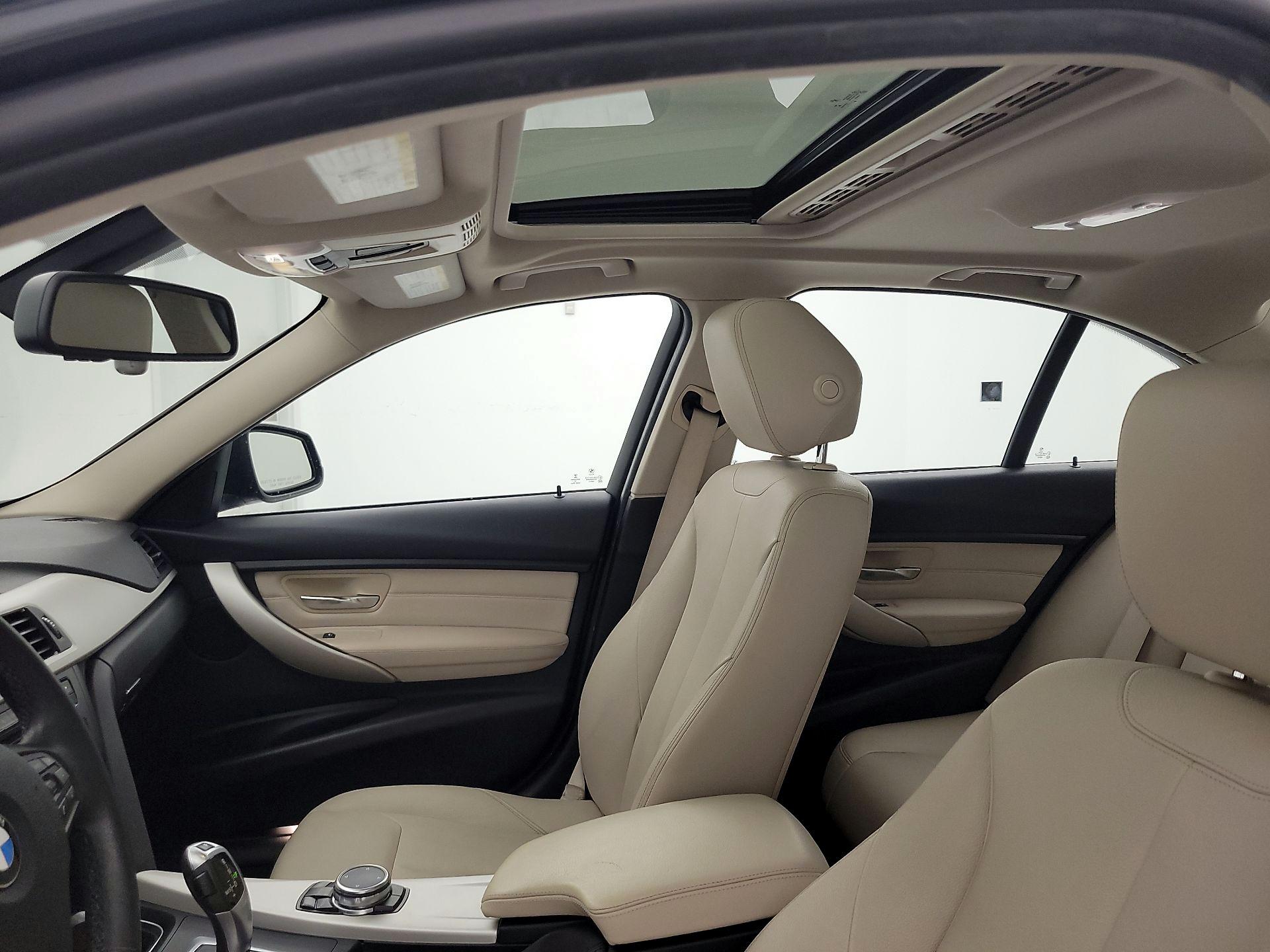 Thumbnail: 2015 BMW 3 Series - 19