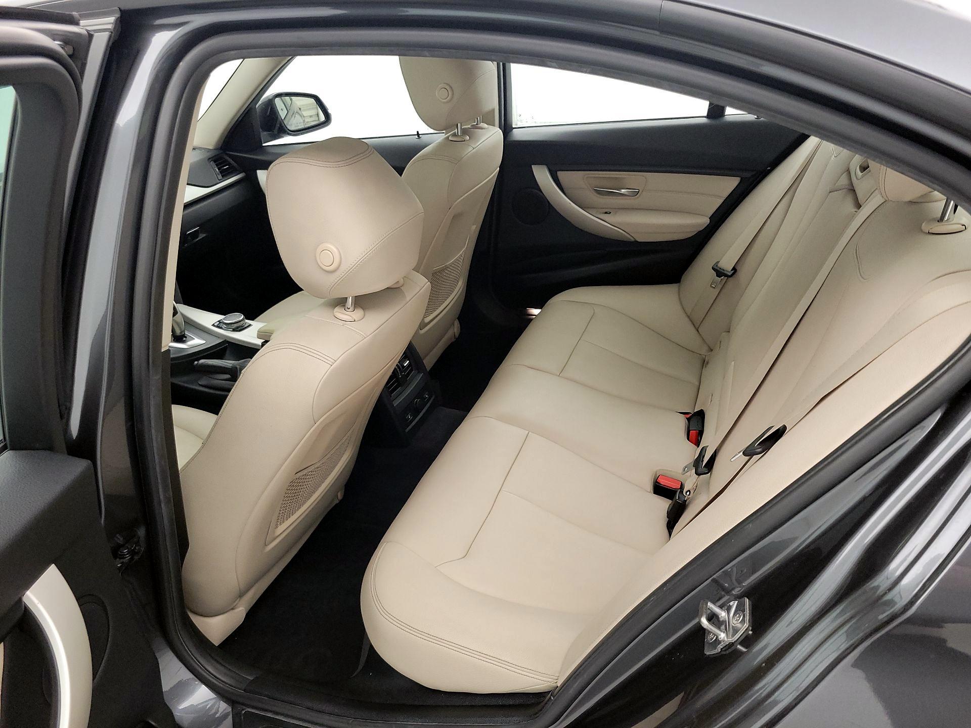 Thumbnail: 2015 BMW 3 Series - 20