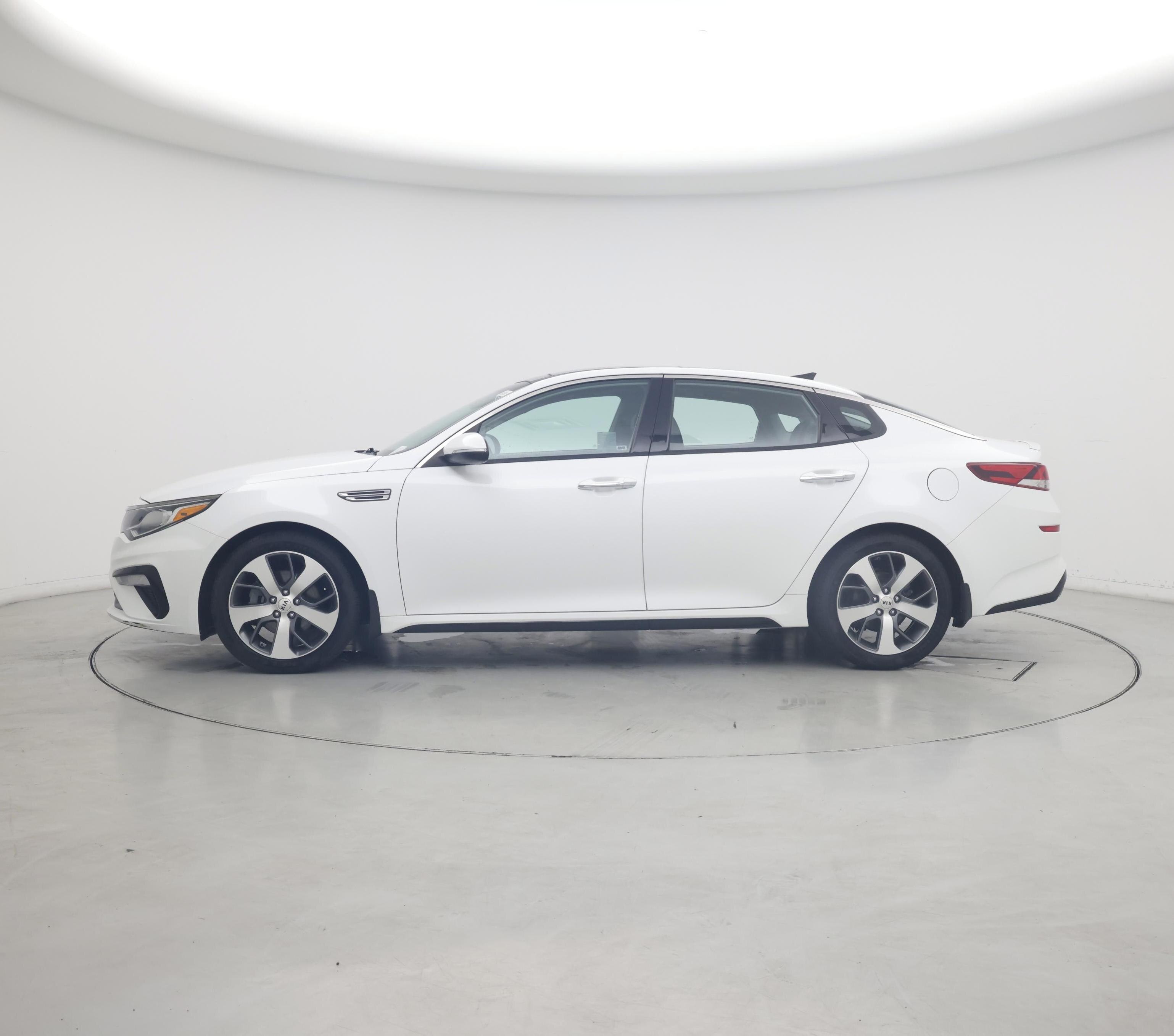 Thumbnail: 2019 Kia Optima - 3