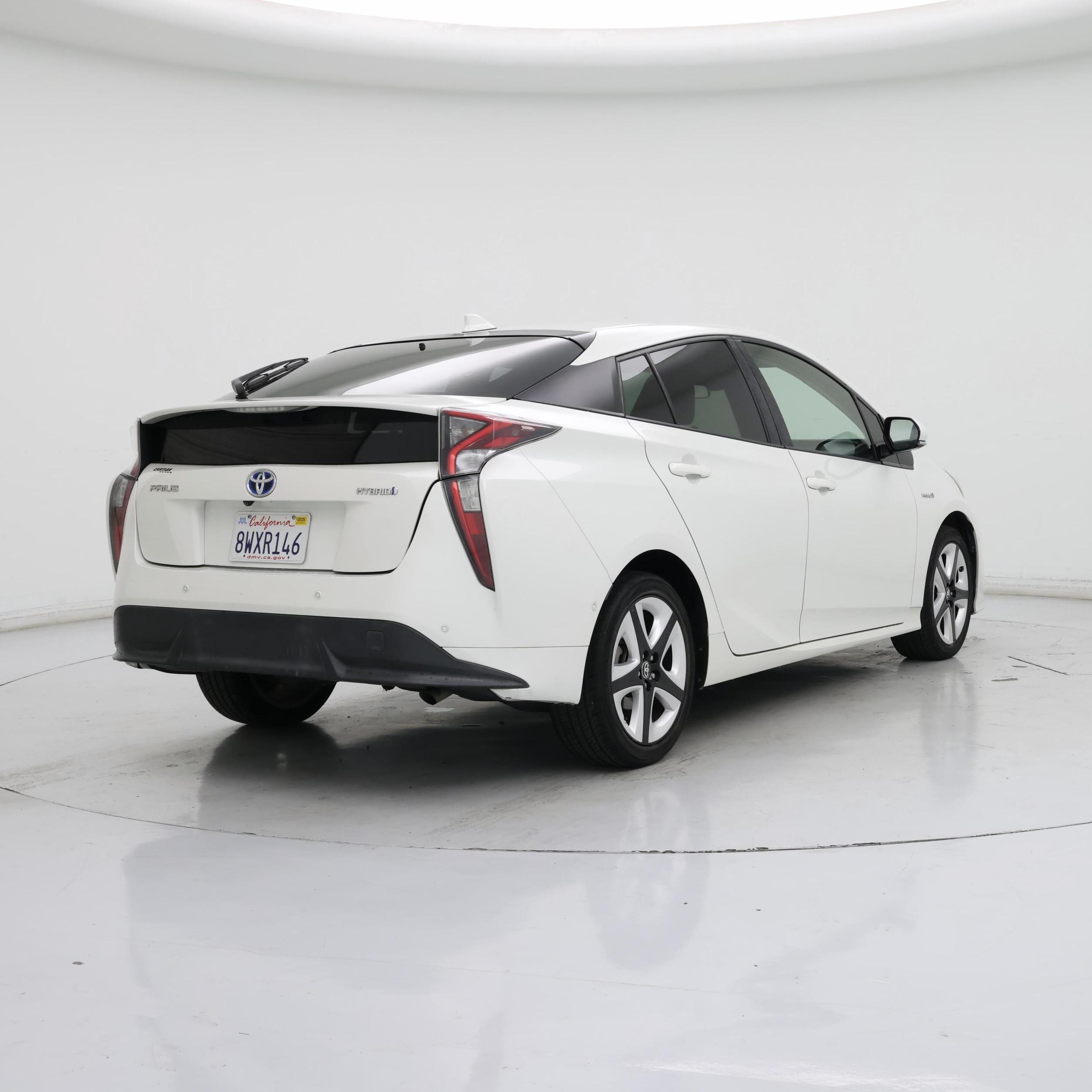 Thumbnail: 2017 Toyota Prius - 8
