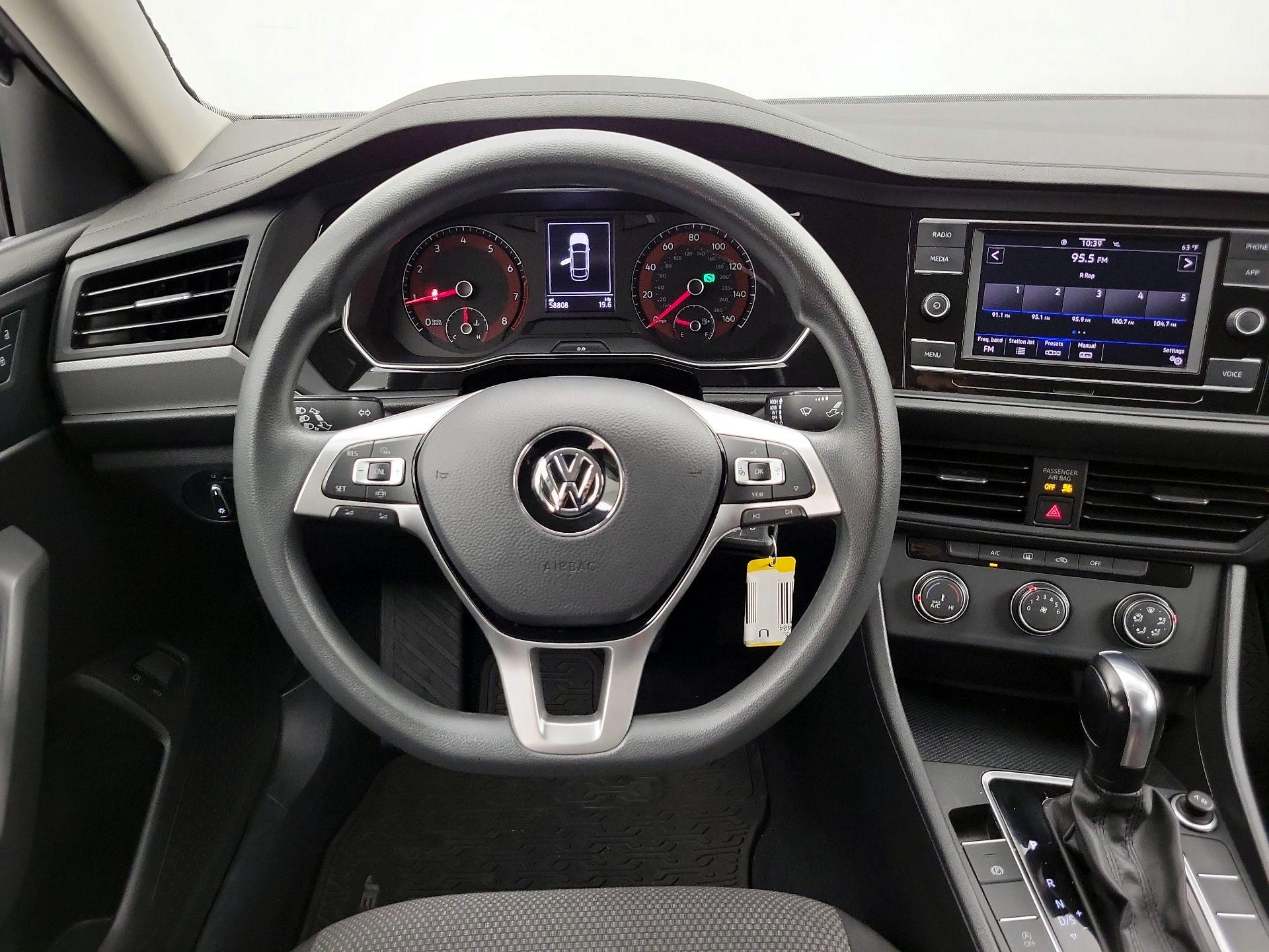 Thumbnail: 2021 Volkswagen Jetta - 10