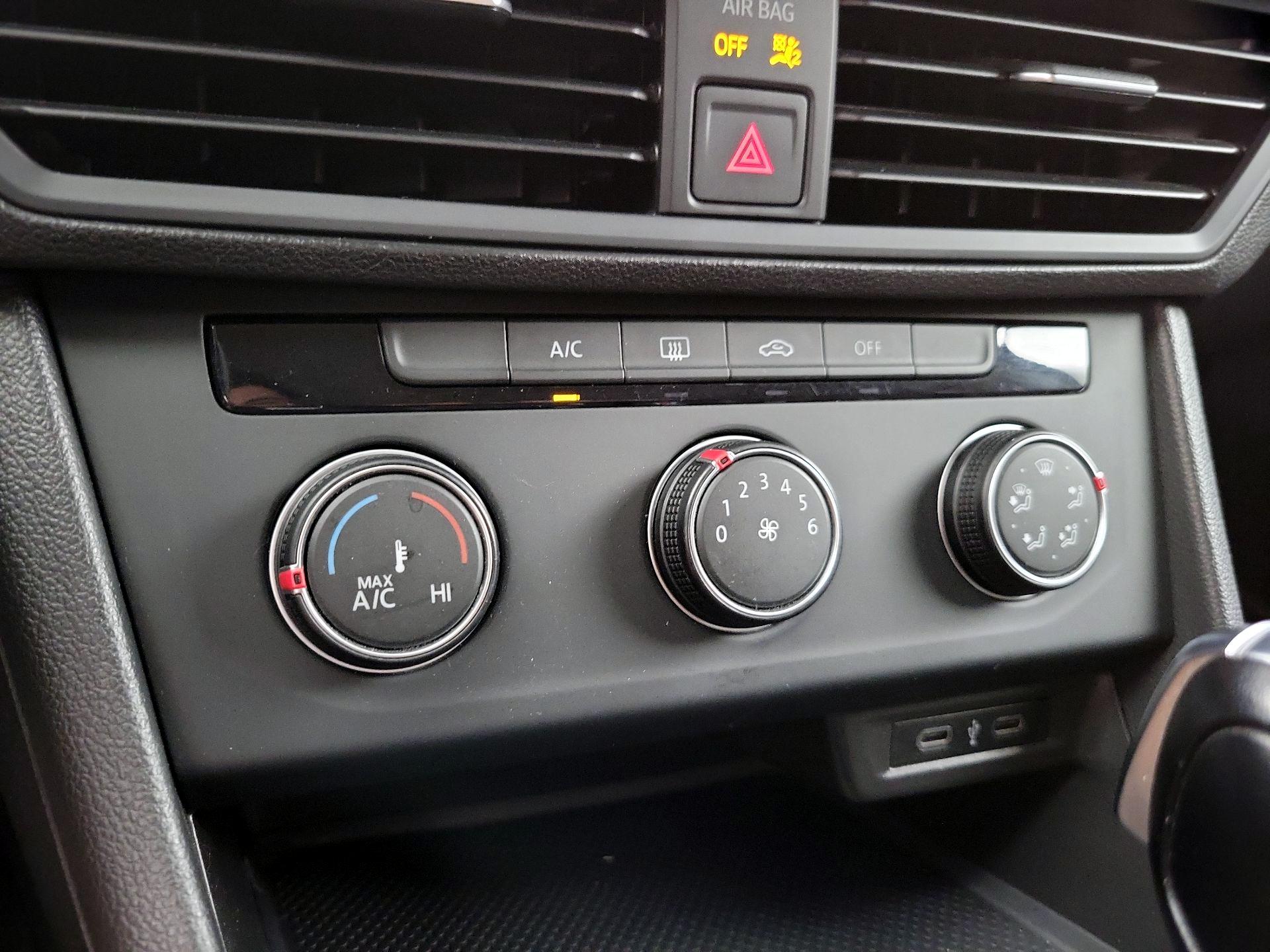 Thumbnail: 2021 Volkswagen Jetta - 16