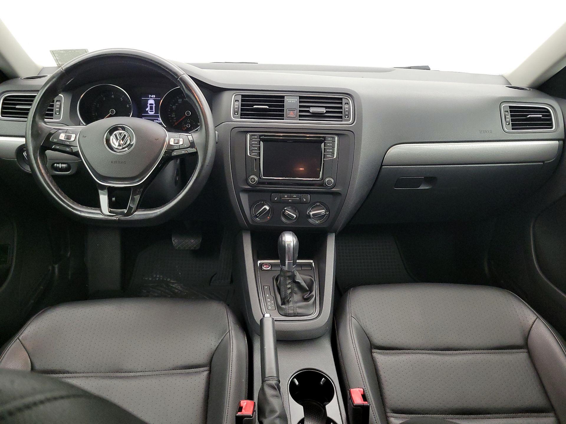 Thumbnail: 2017 Volkswagen Jetta - 9