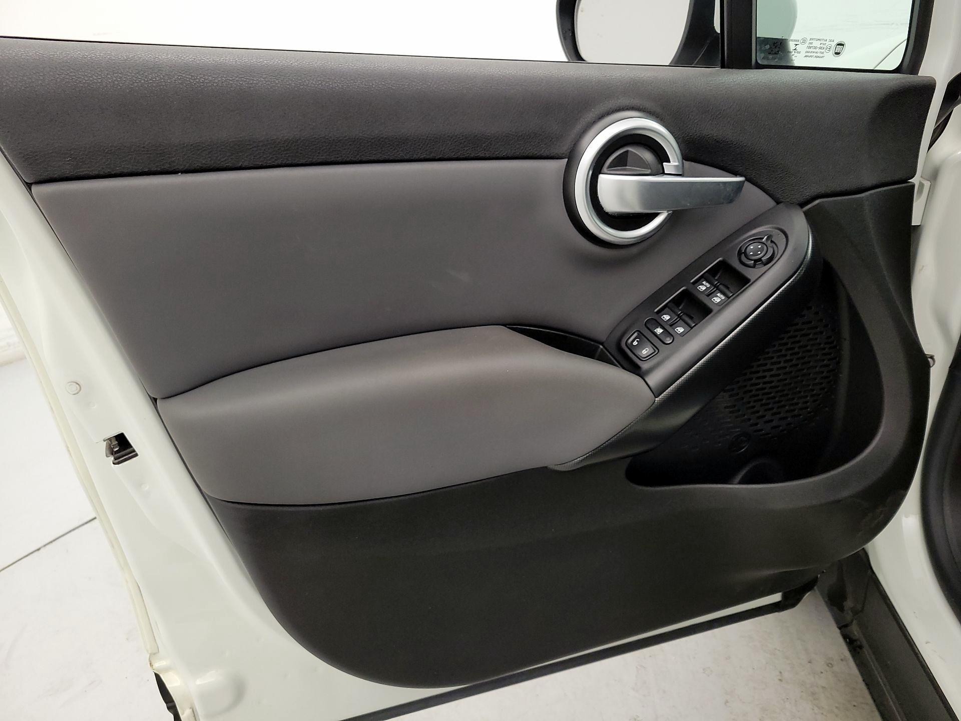 Thumbnail: 2016 Fiat 500X - 12