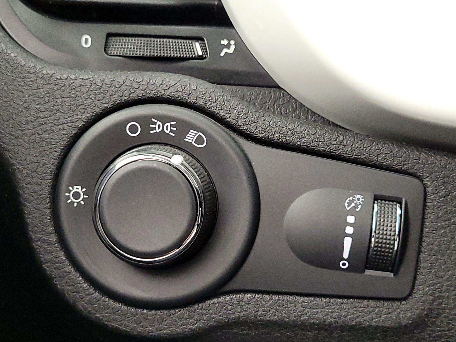 Thumbnail: 2016 Fiat 500X - 13