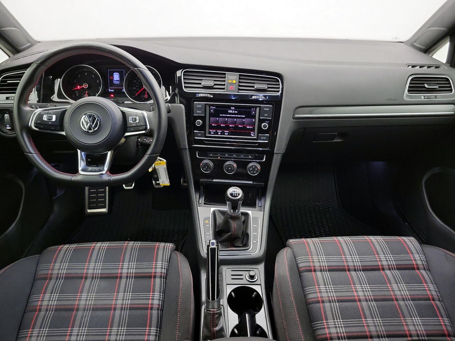 Thumbnail: 2019 Volkswagen Golf - 9