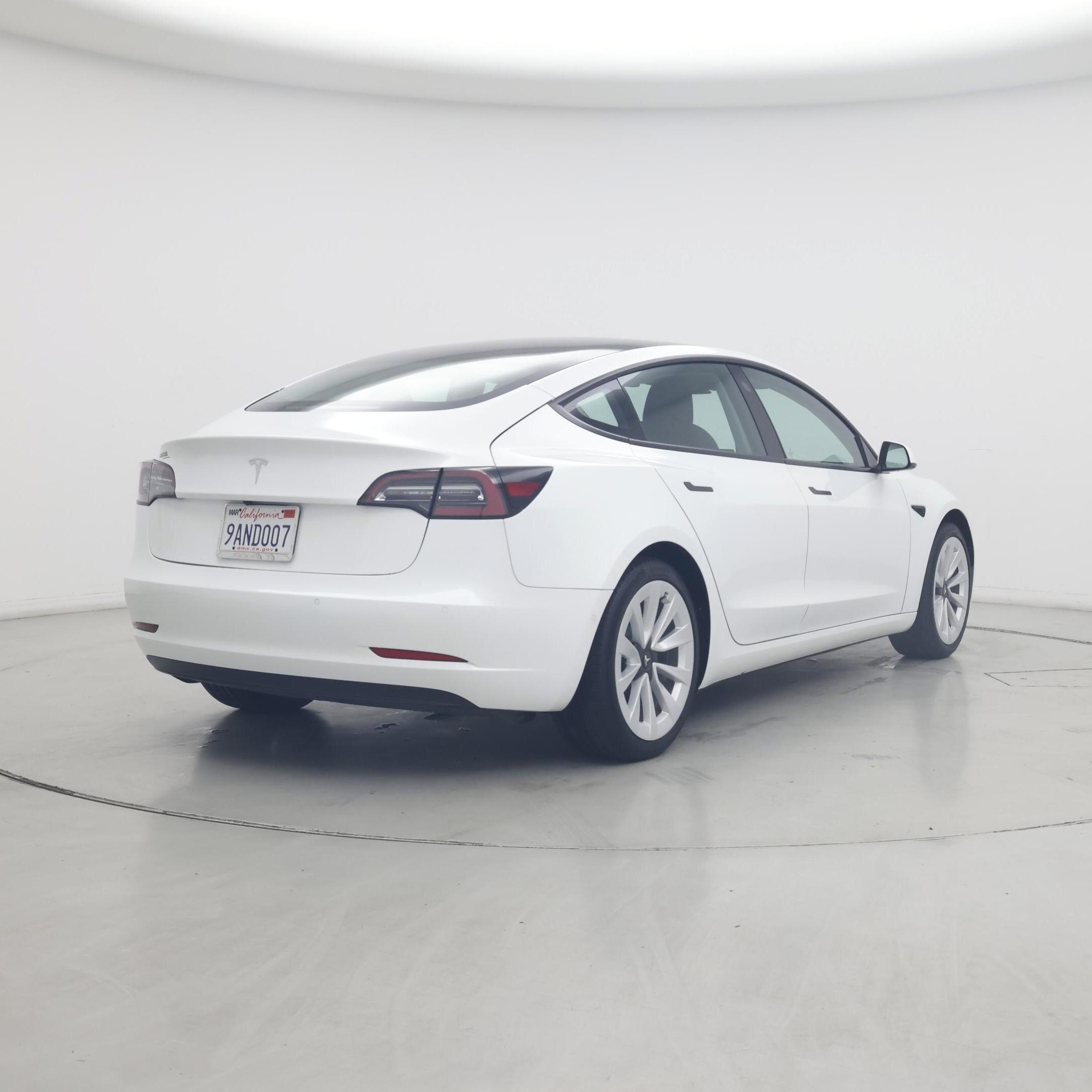 Thumbnail: 2022 Tesla Model 3 - 8