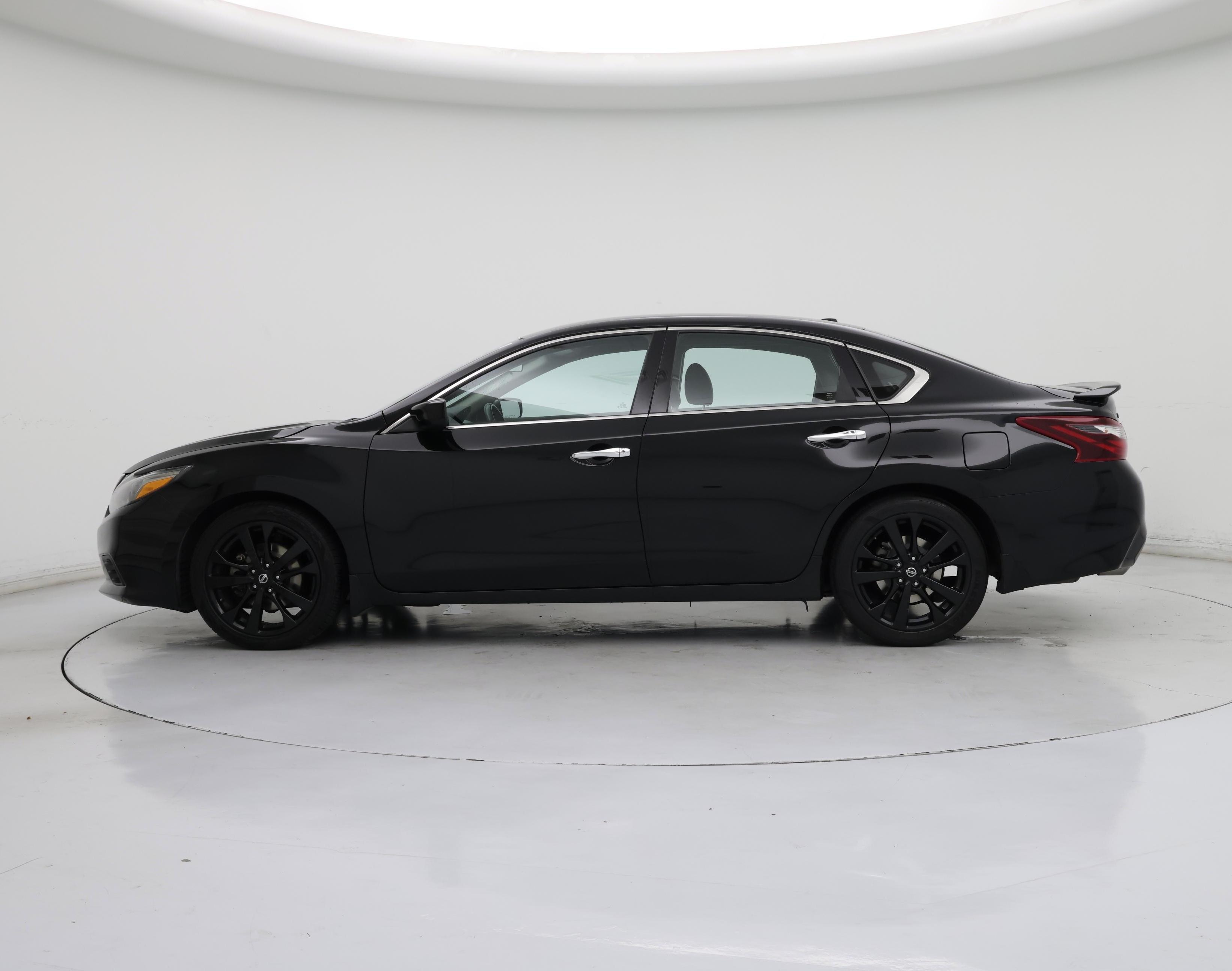 Thumbnail: 2018 Nissan Altima - 3