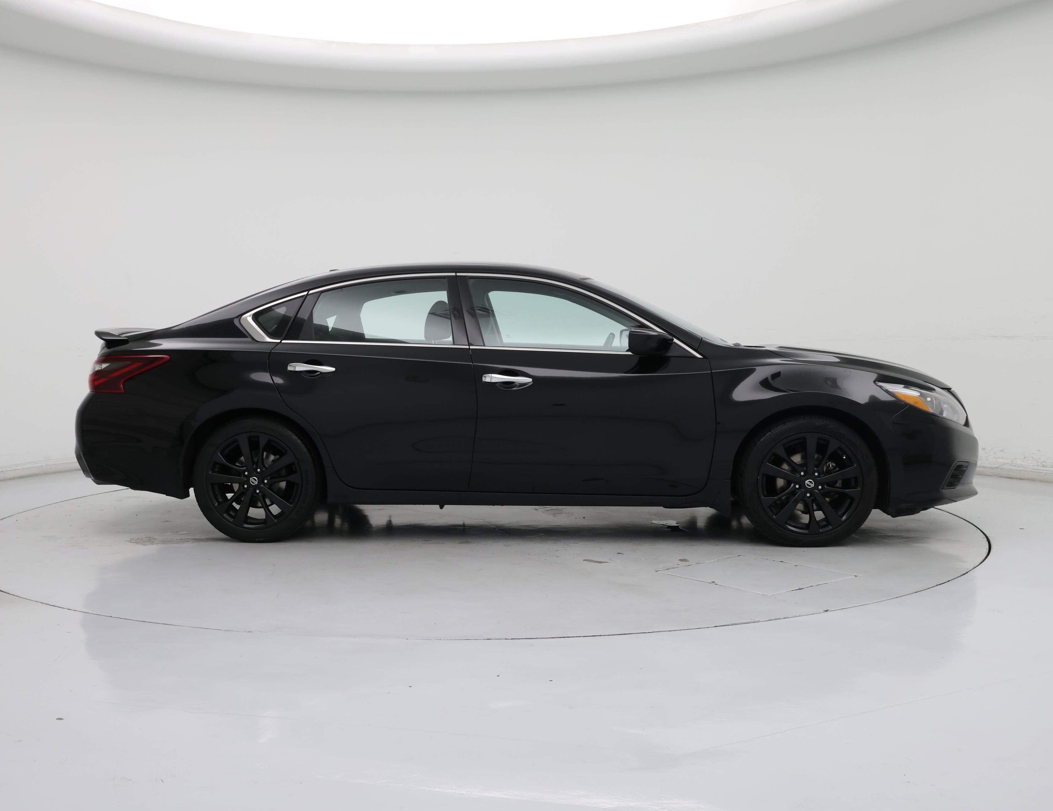 Thumbnail: 2018 Nissan Altima - 7