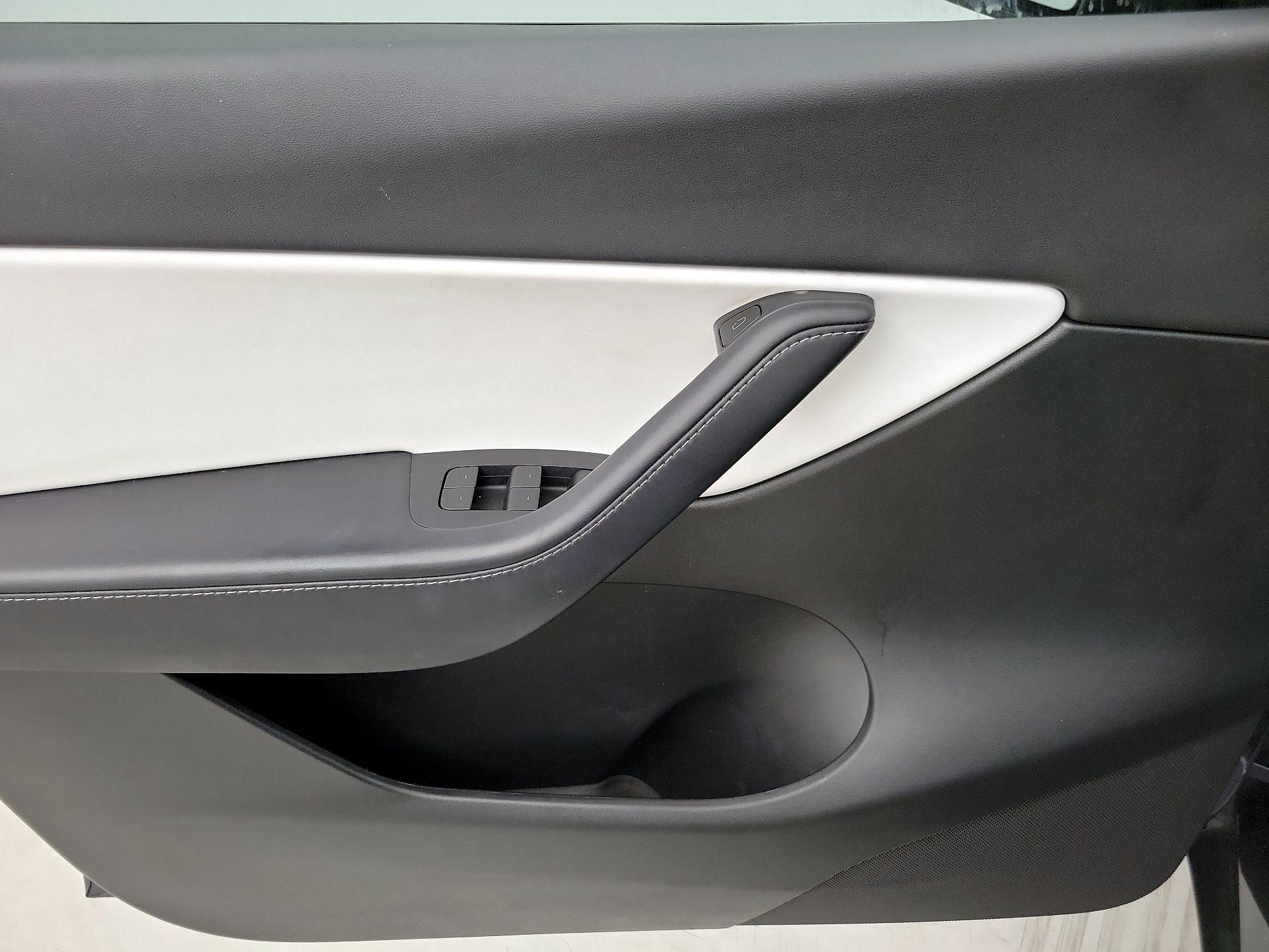 Thumbnail: 2022 Tesla Model Y - 12