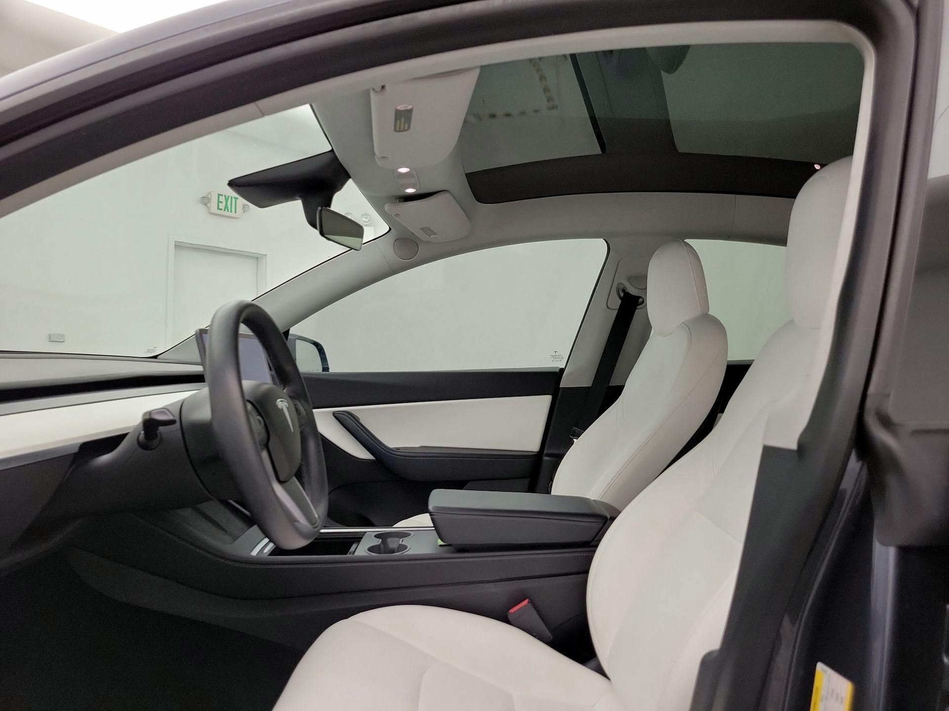 Thumbnail: 2022 Tesla Model Y - 19