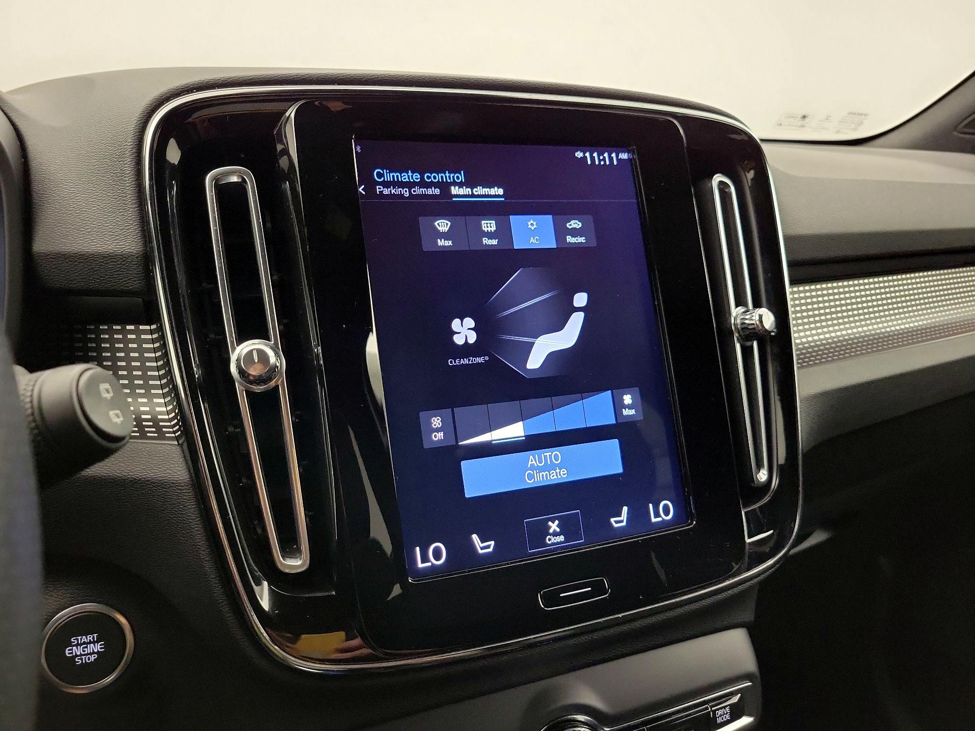 Thumbnail: 2019 Volvo XC40 - 17