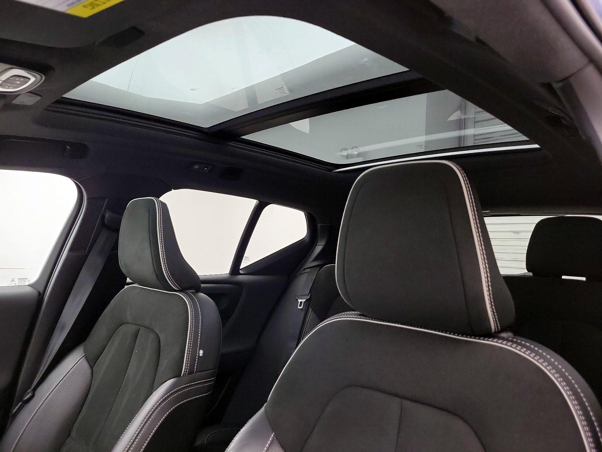 Thumbnail: 2019 Volvo XC40 - 20