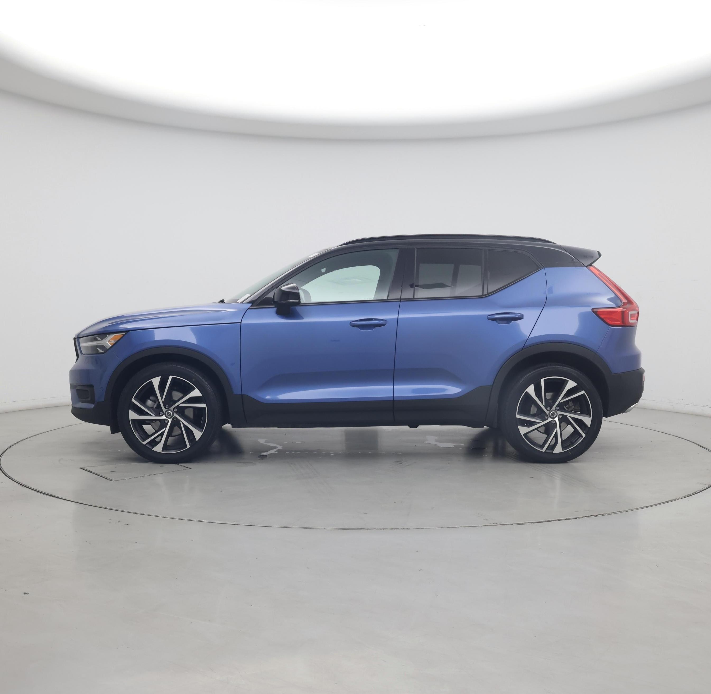 Thumbnail: 2019 Volvo XC40 - 3