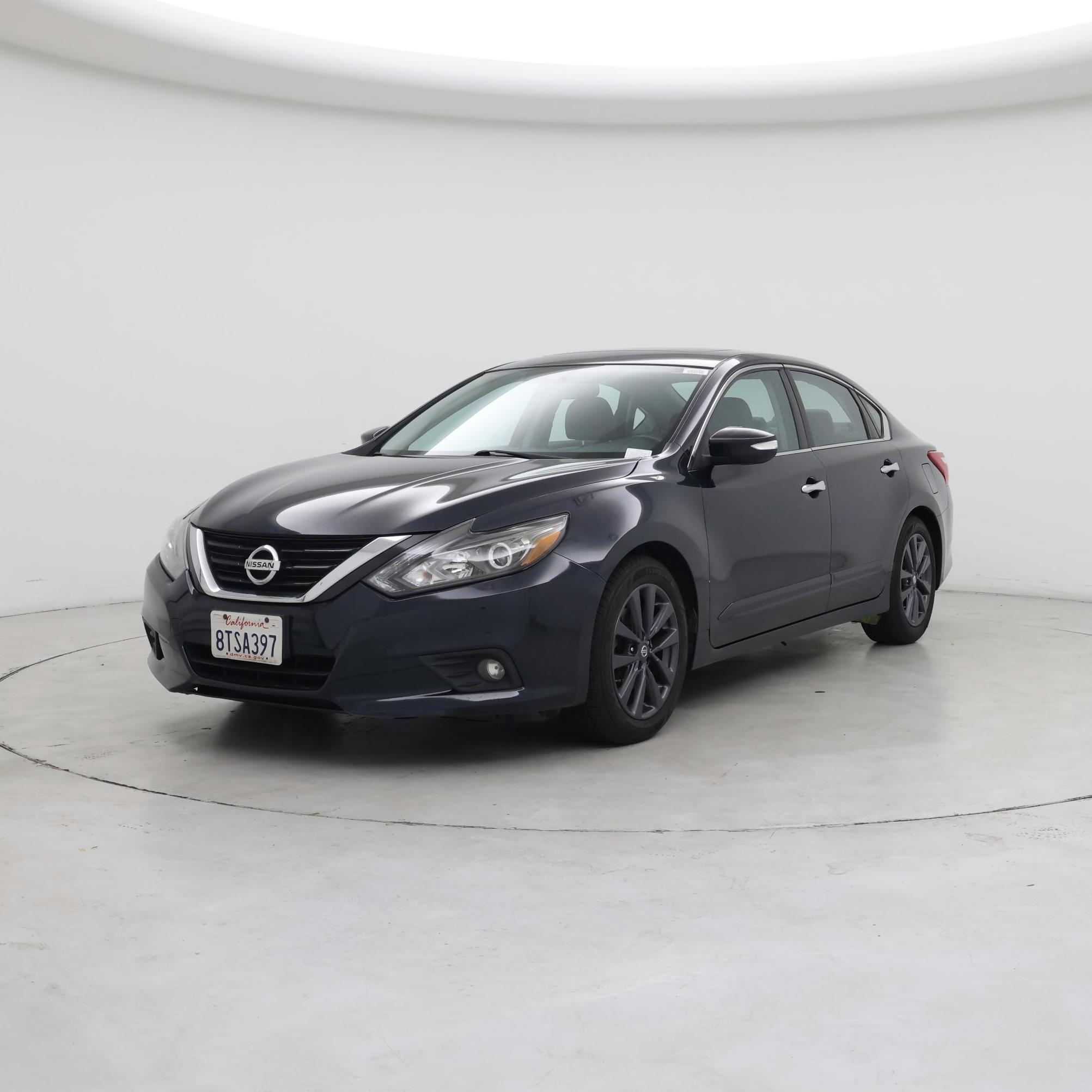Thumbnail: 2017 Nissan Altima - 4