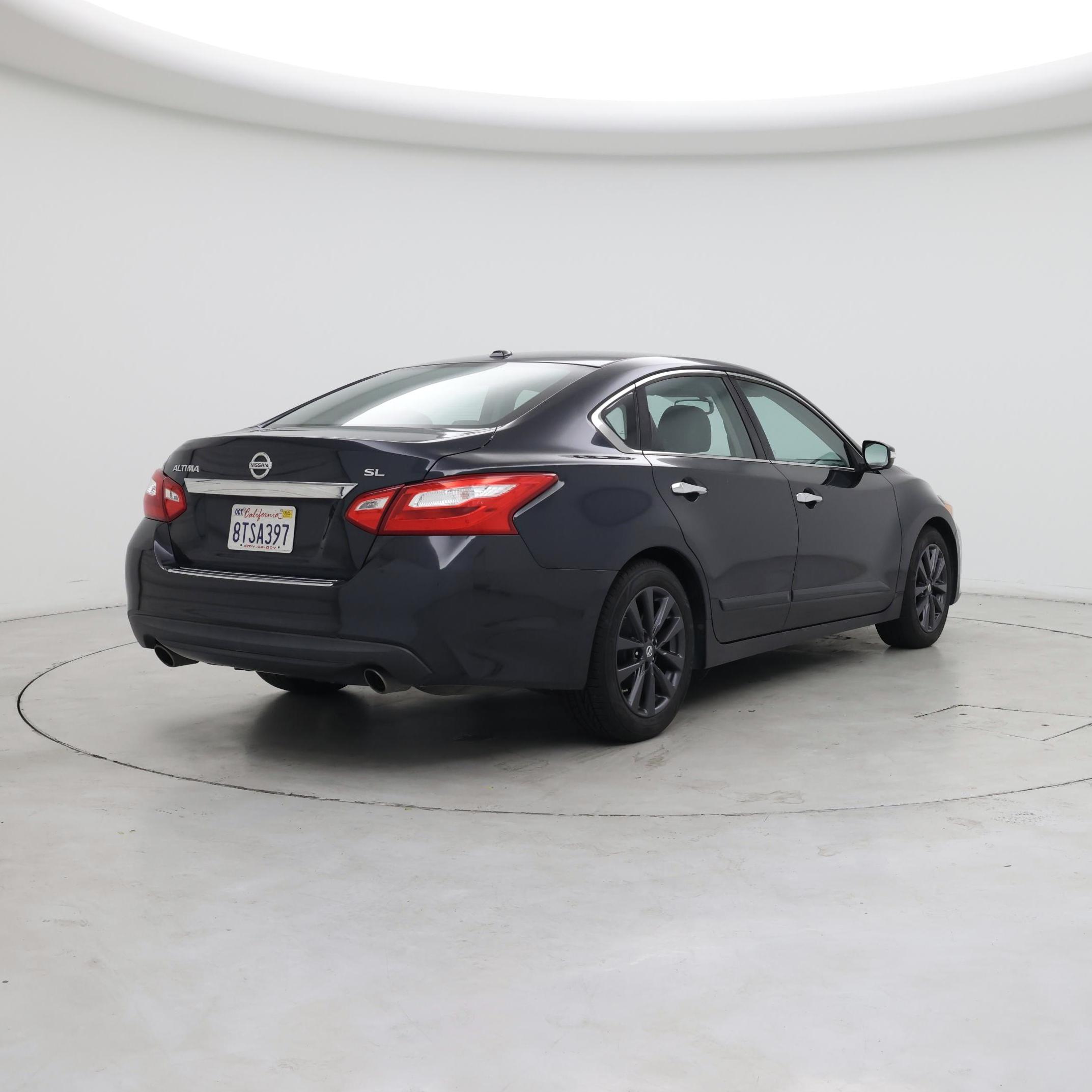 Thumbnail: 2017 Nissan Altima - 8