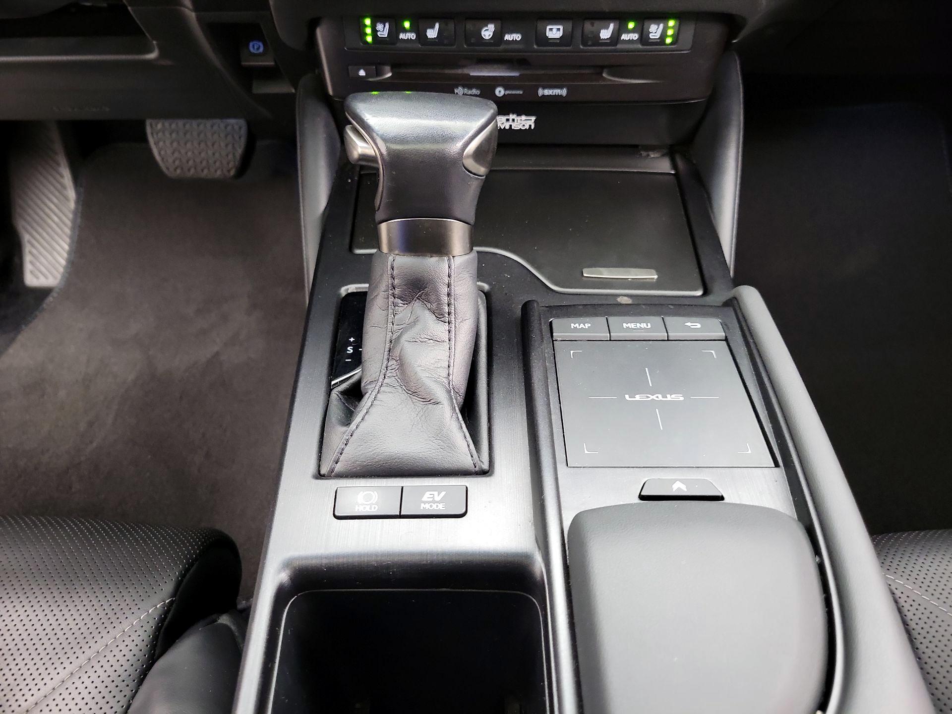 Thumbnail: 2022 Lexus ES - 18