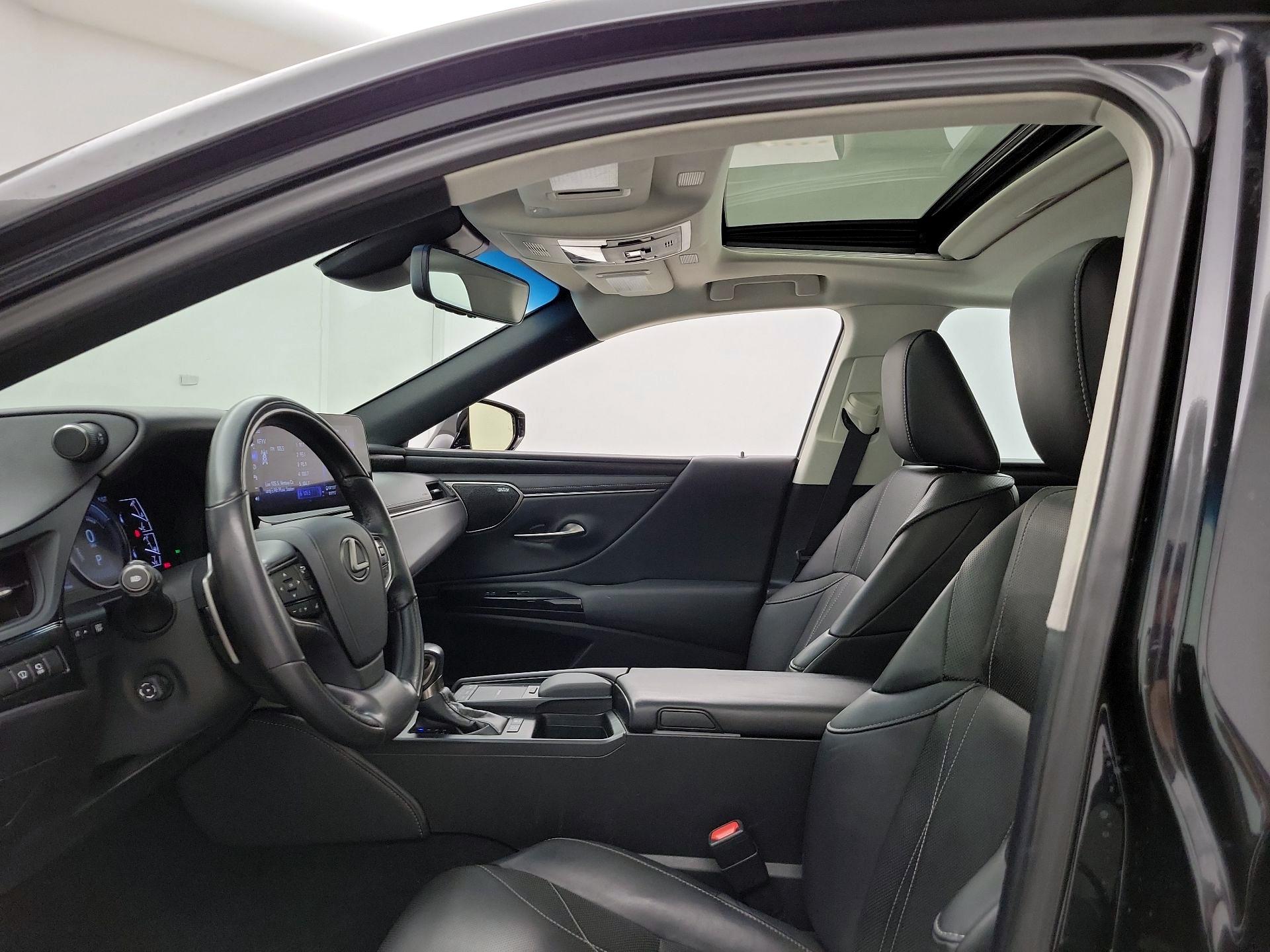 Thumbnail: 2022 Lexus ES - 20