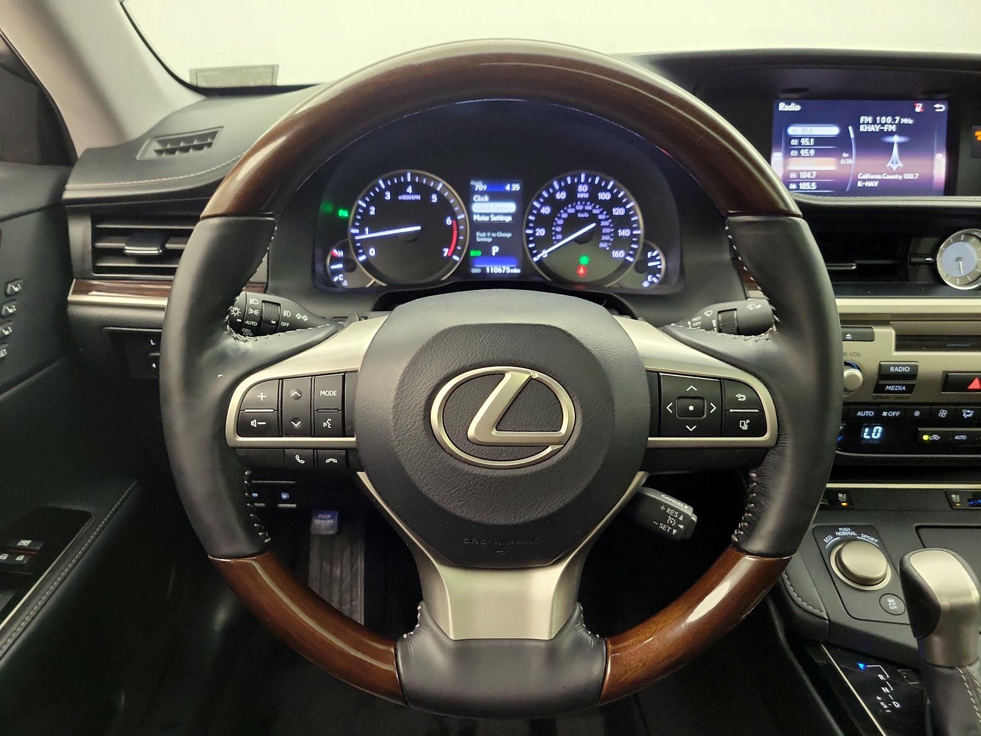 Thumbnail: 2016 Lexus ES - 10