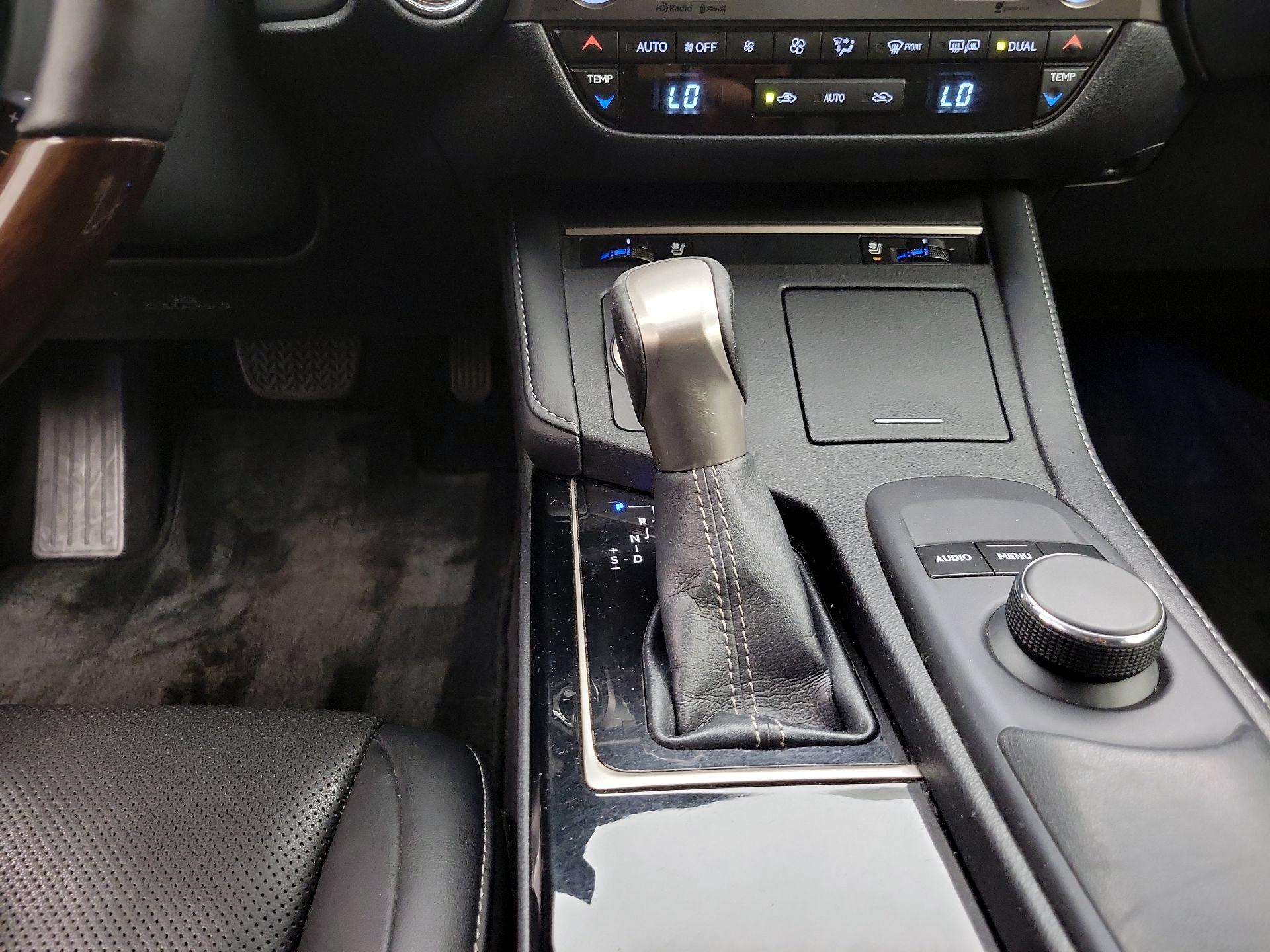 Thumbnail: 2016 Lexus ES - 17