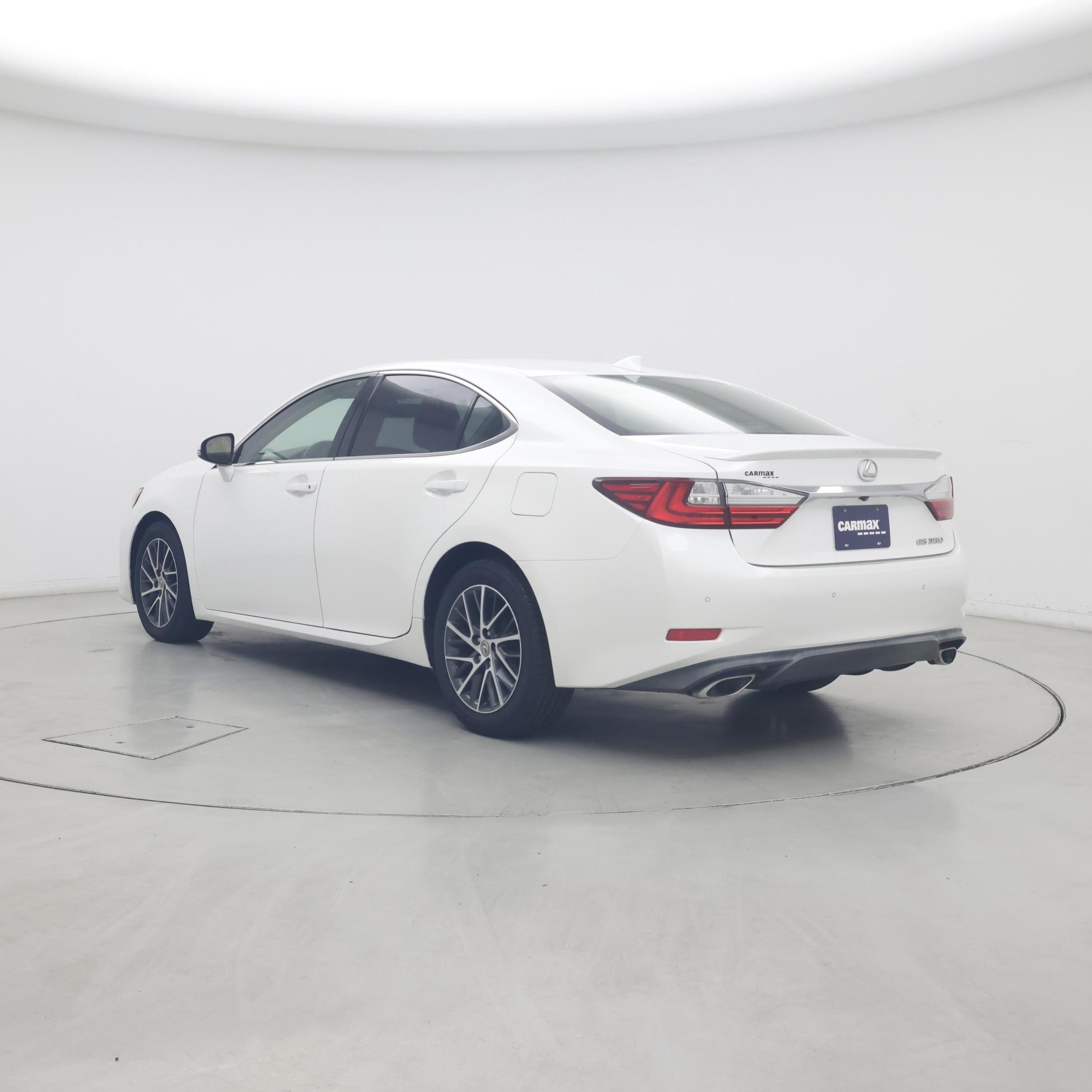 Thumbnail: 2016 Lexus ES - 2