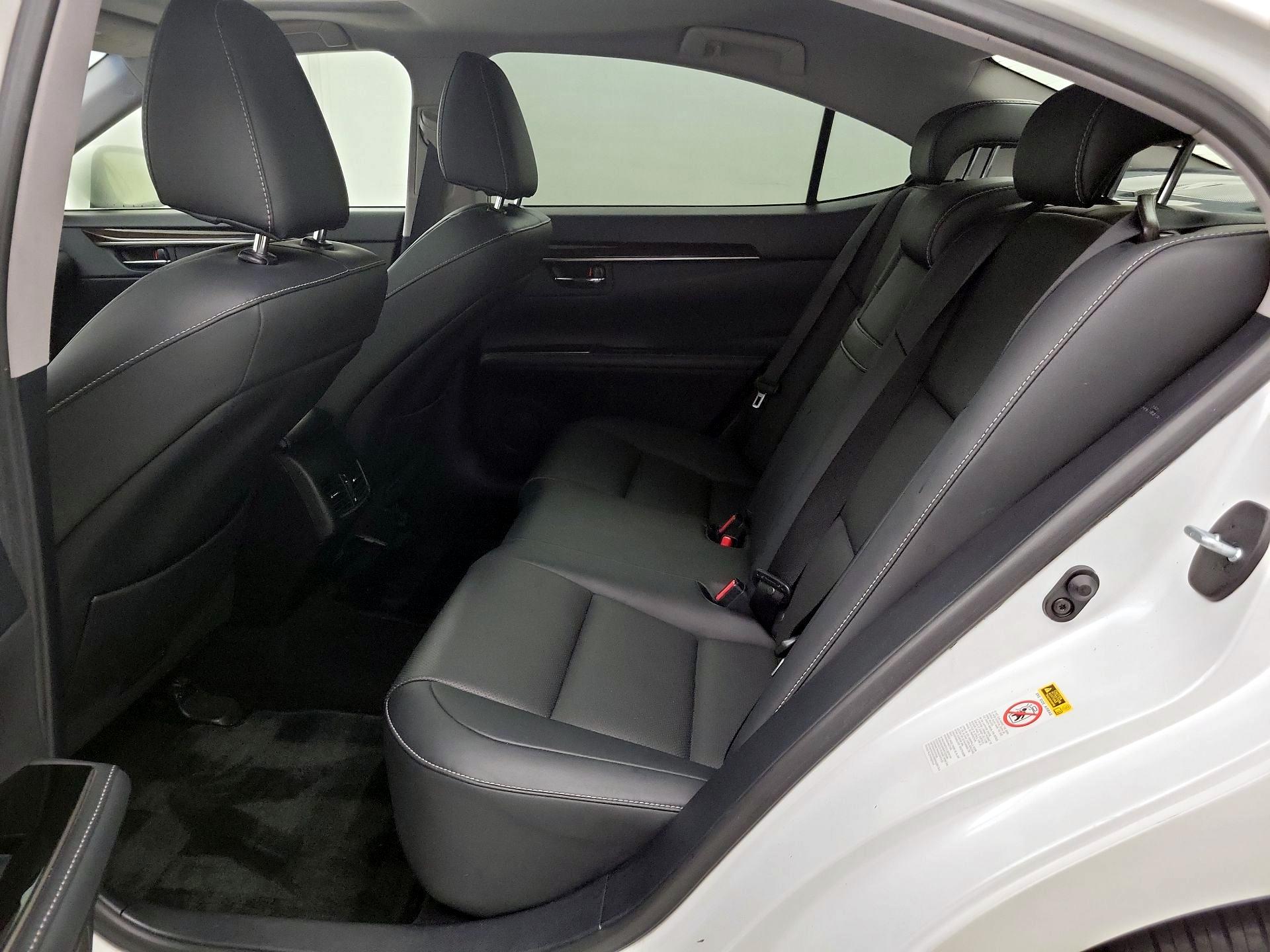 Thumbnail: 2016 Lexus ES - 20