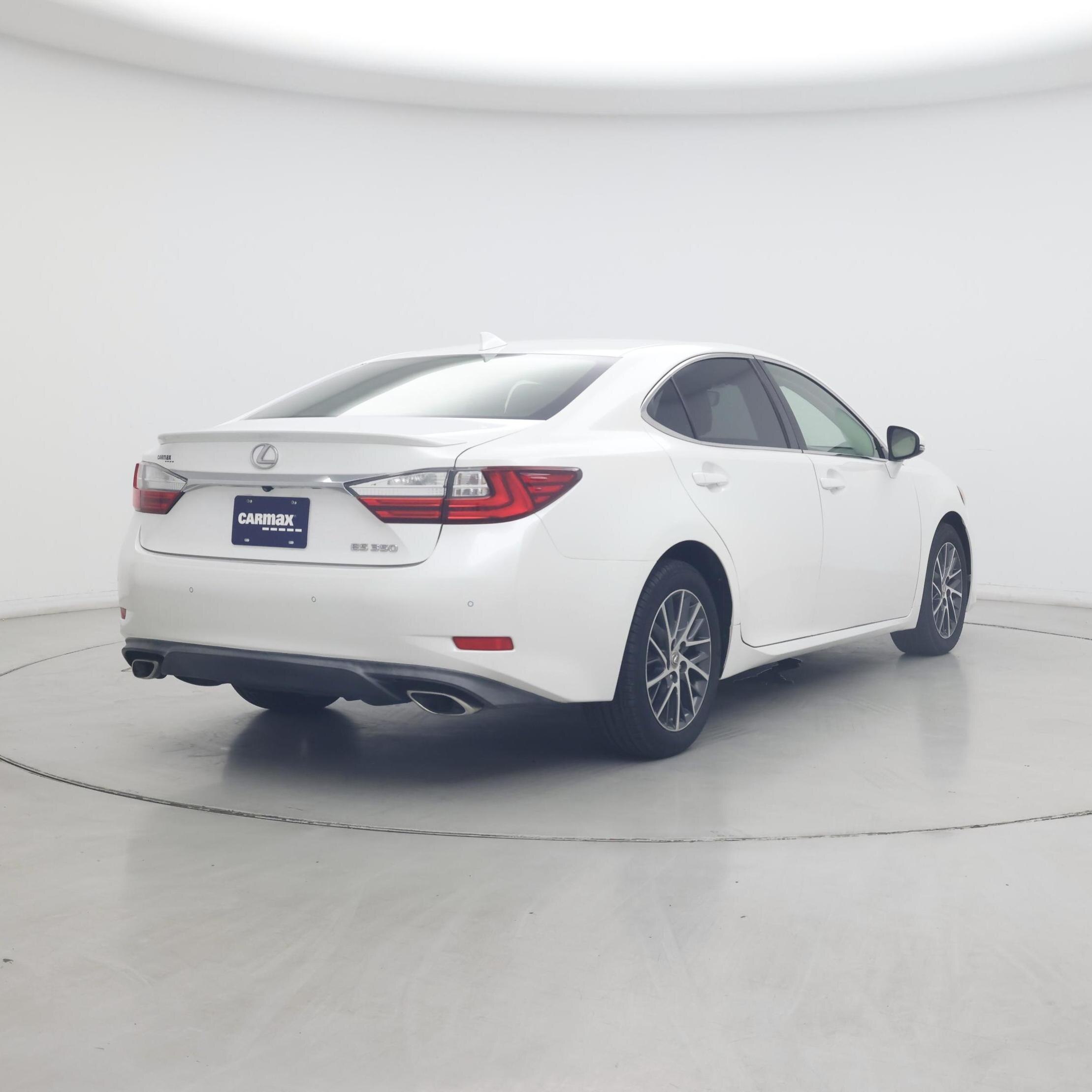Thumbnail: 2016 Lexus ES - 8
