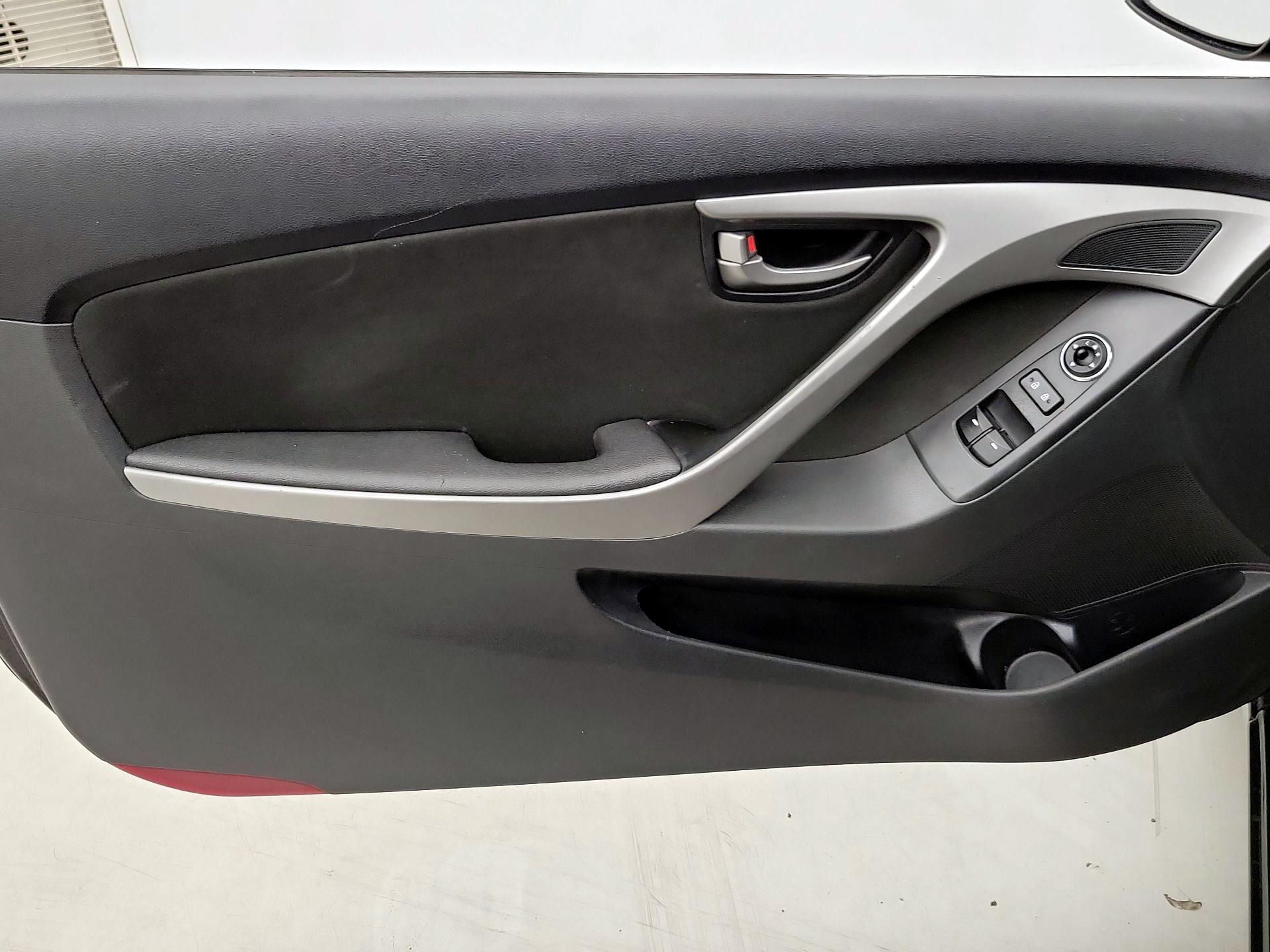 Thumbnail: 2013 Hyundai Elantra - 12