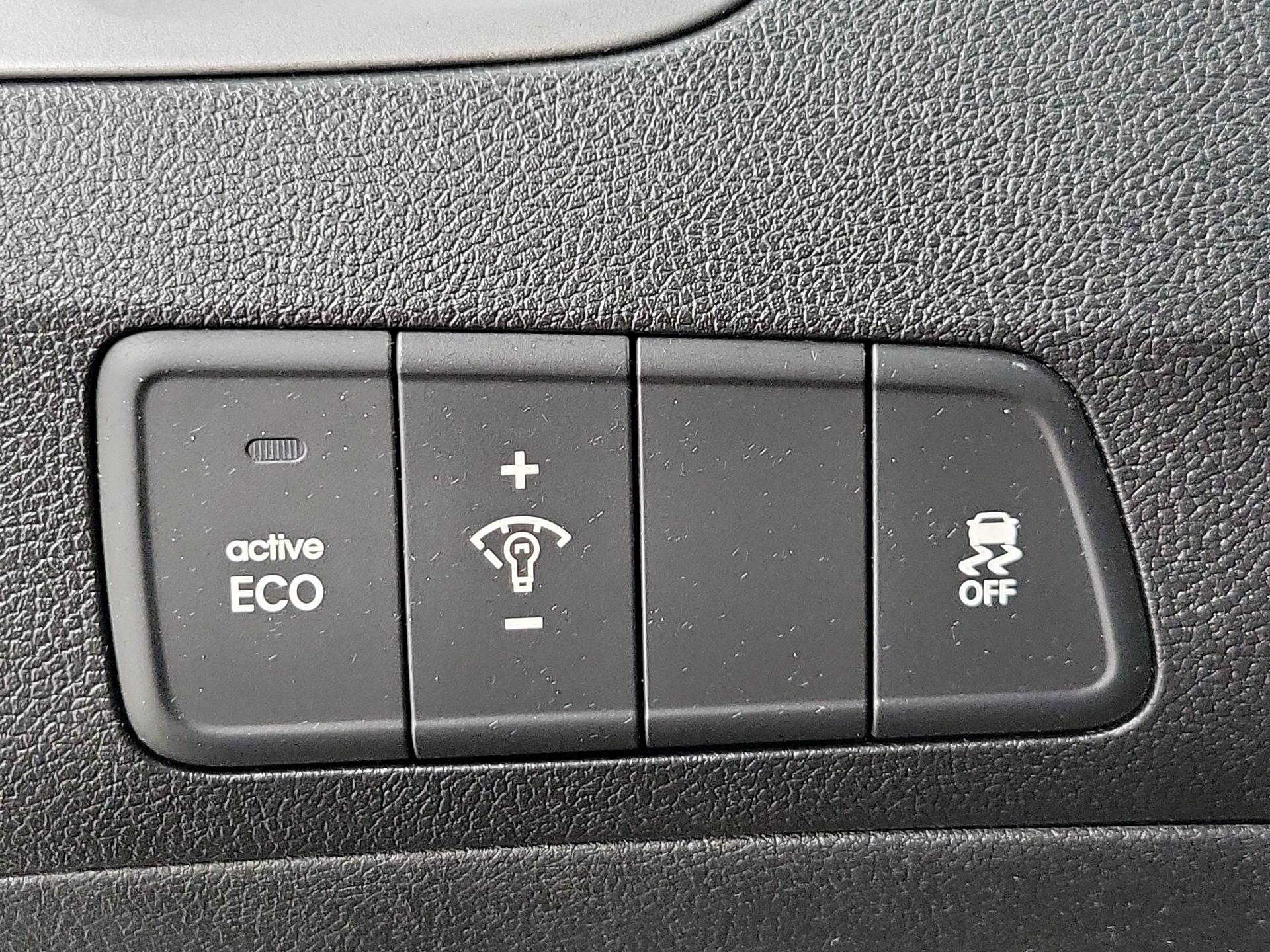 Thumbnail: 2013 Hyundai Elantra - 13